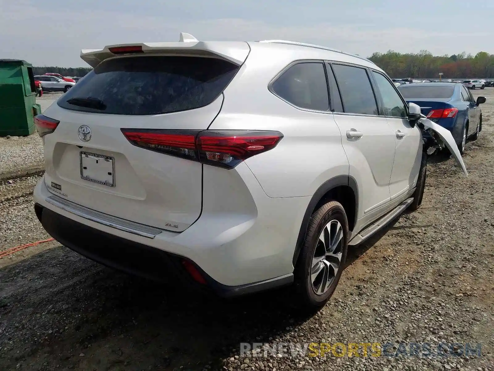 4 Photograph of a damaged car 5TDGZRAH2LS501387 TOYOTA HIGHLANDER 2020