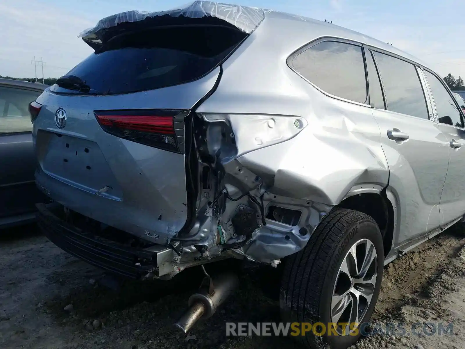 9 Photograph of a damaged car 5TDGZRAH2LS503141 TOYOTA HIGHLANDER 2020