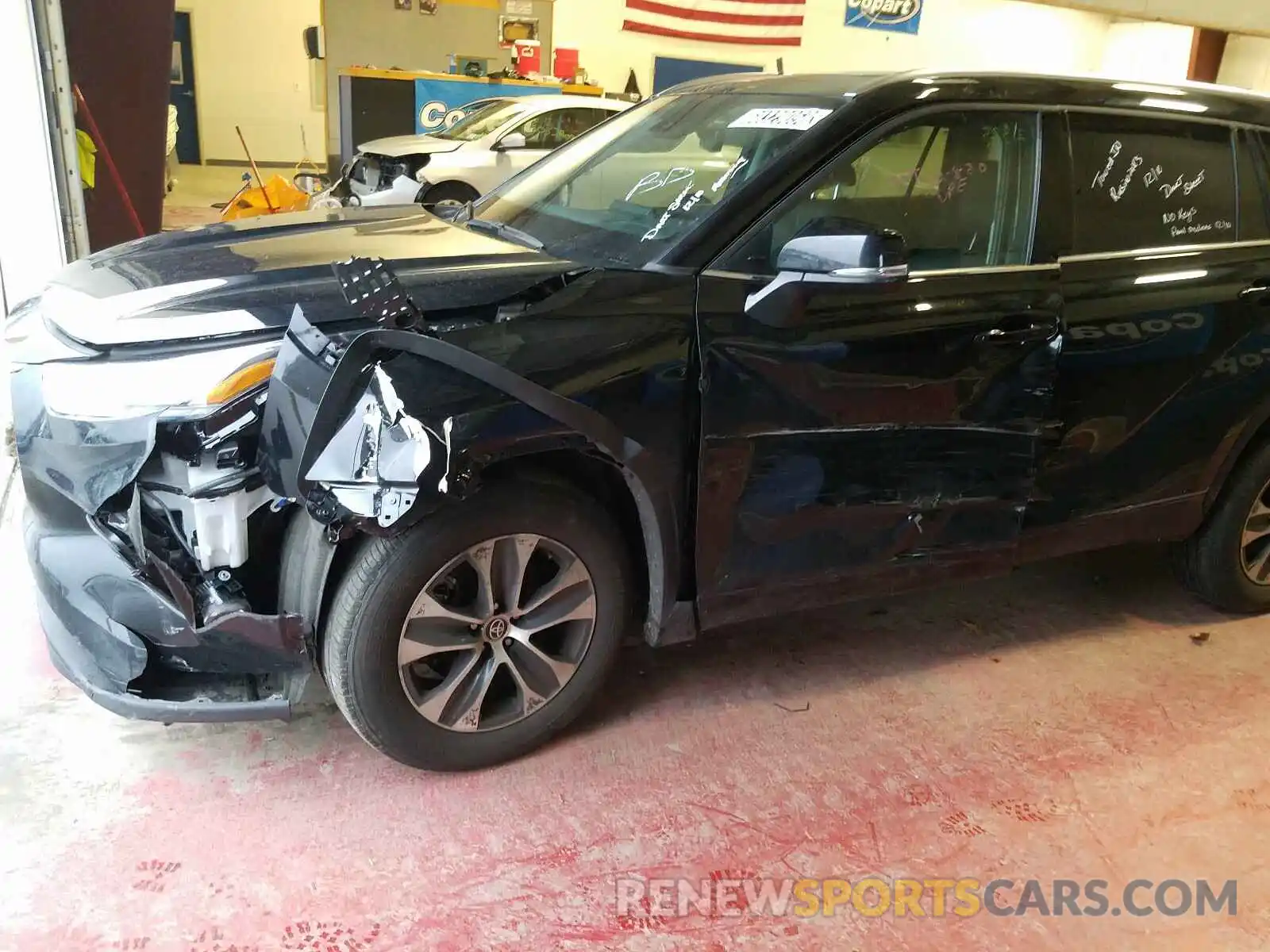 9 Photograph of a damaged car 5TDGZRAH2LS505889 TOYOTA HIGHLANDER 2020