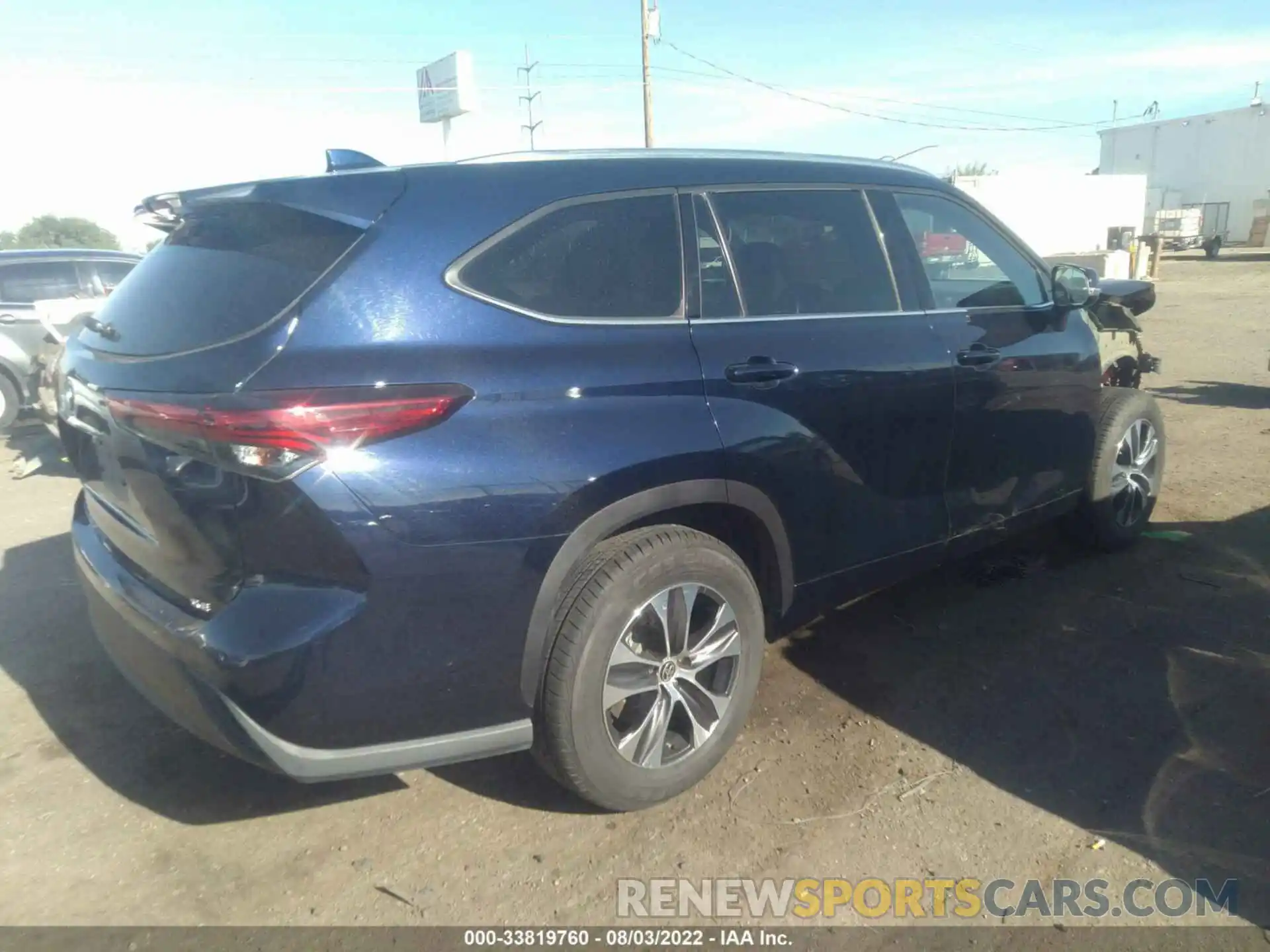 4 Photograph of a damaged car 5TDGZRAH2LS506136 TOYOTA HIGHLANDER 2020