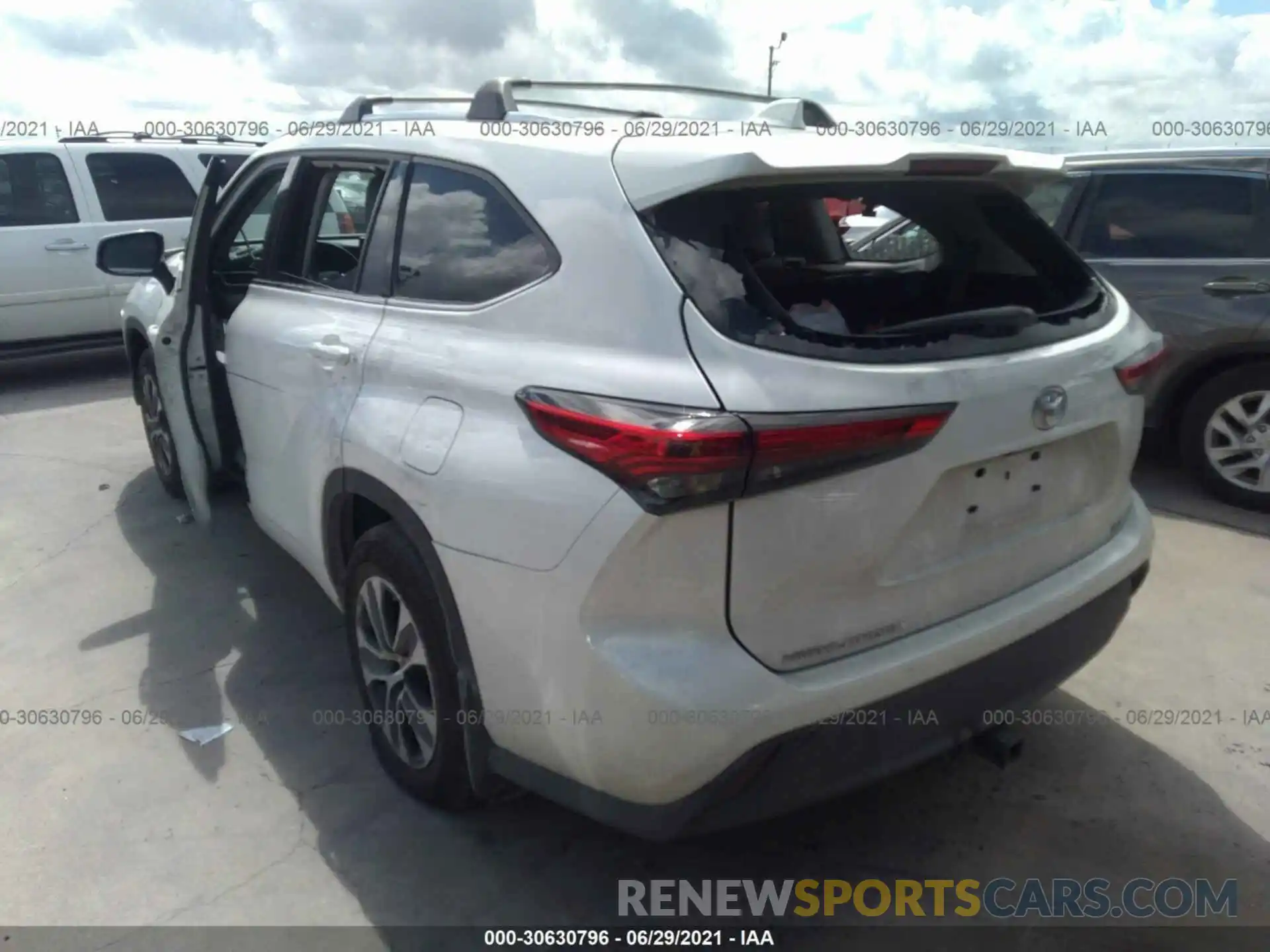 3 Photograph of a damaged car 5TDGZRAH2LS510235 TOYOTA HIGHLANDER 2020