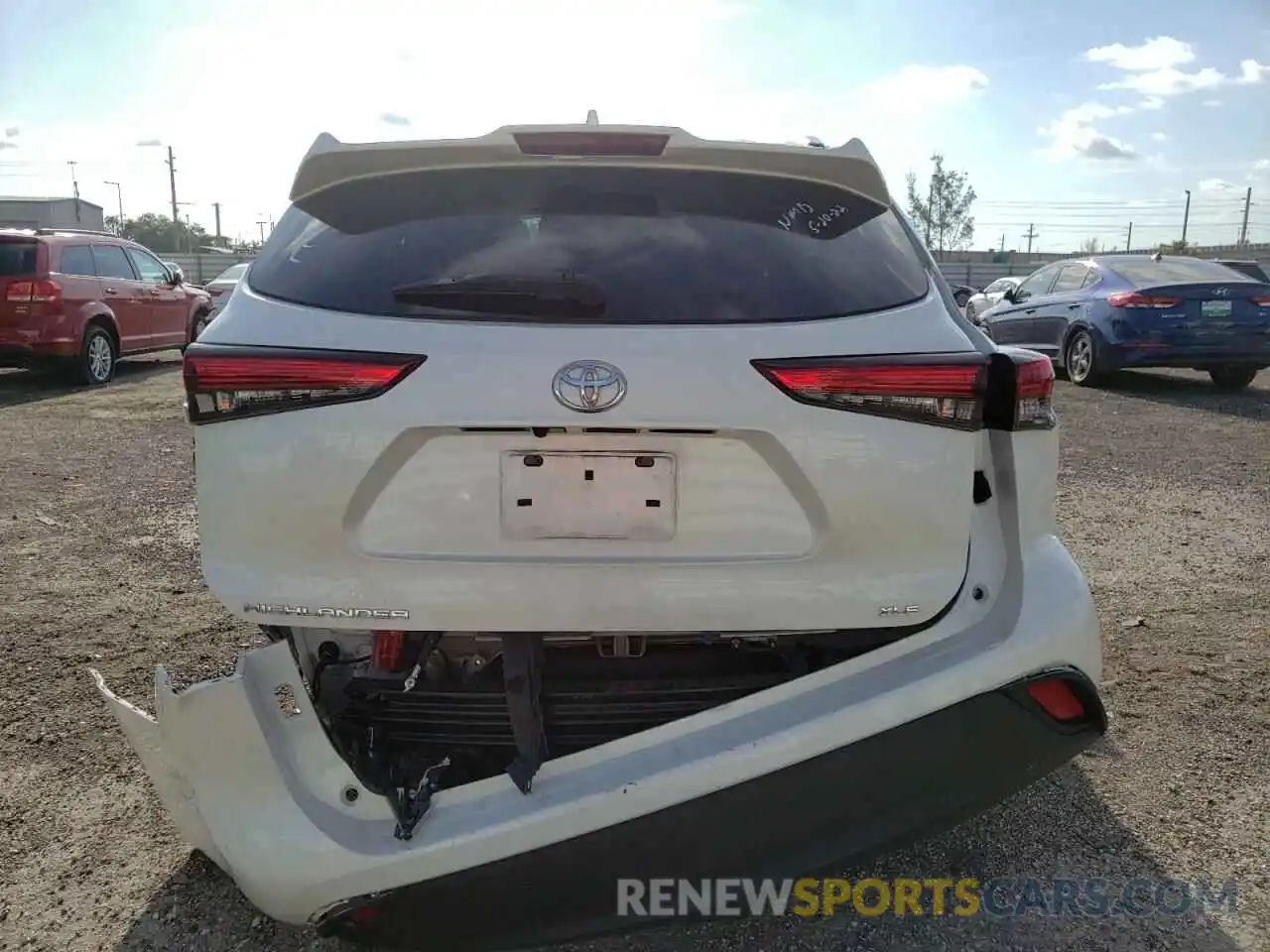 9 Photograph of a damaged car 5TDGZRAH2LS511045 TOYOTA HIGHLANDER 2020