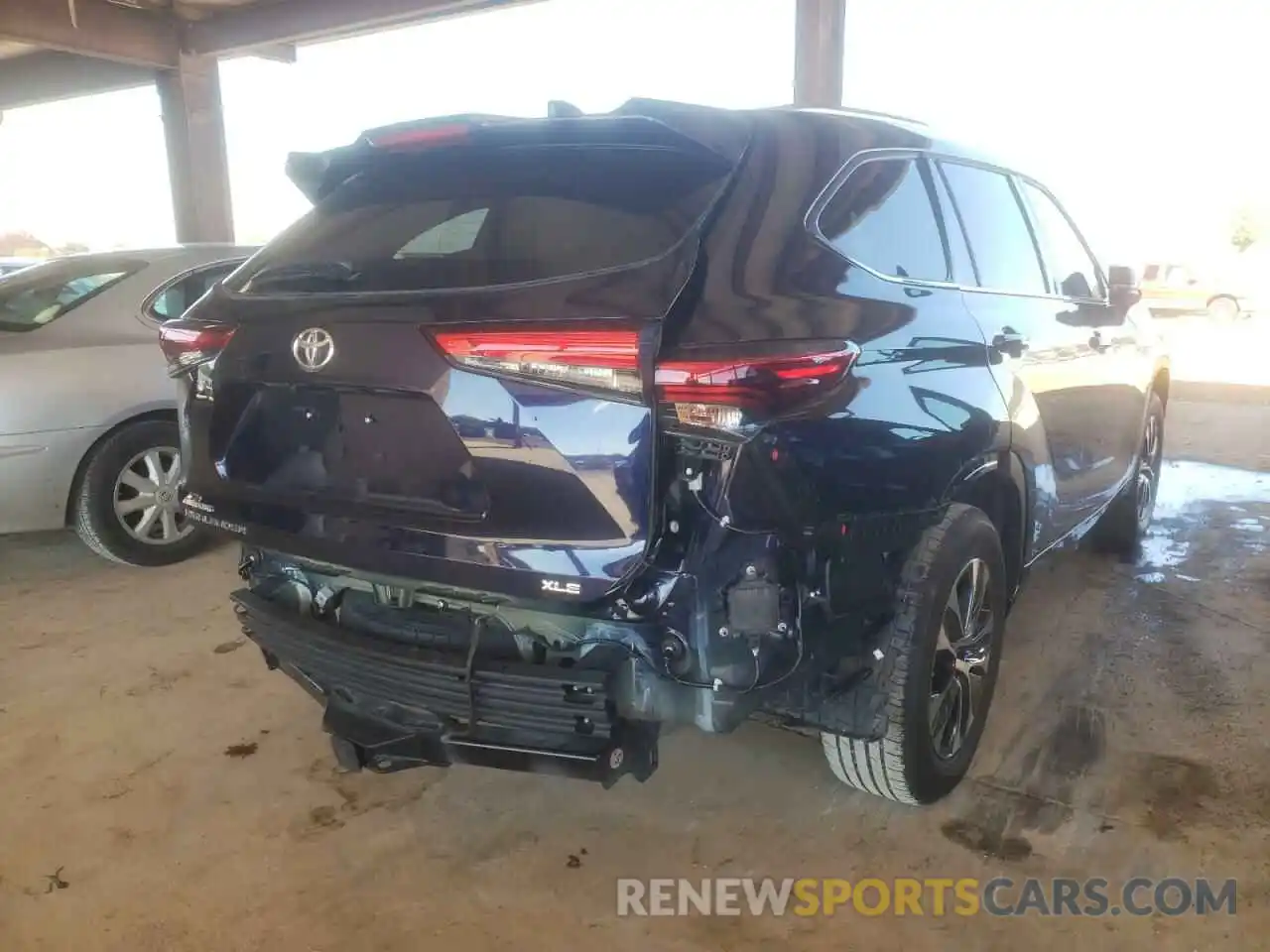 4 Photograph of a damaged car 5TDGZRAH3LS002212 TOYOTA HIGHLANDER 2020