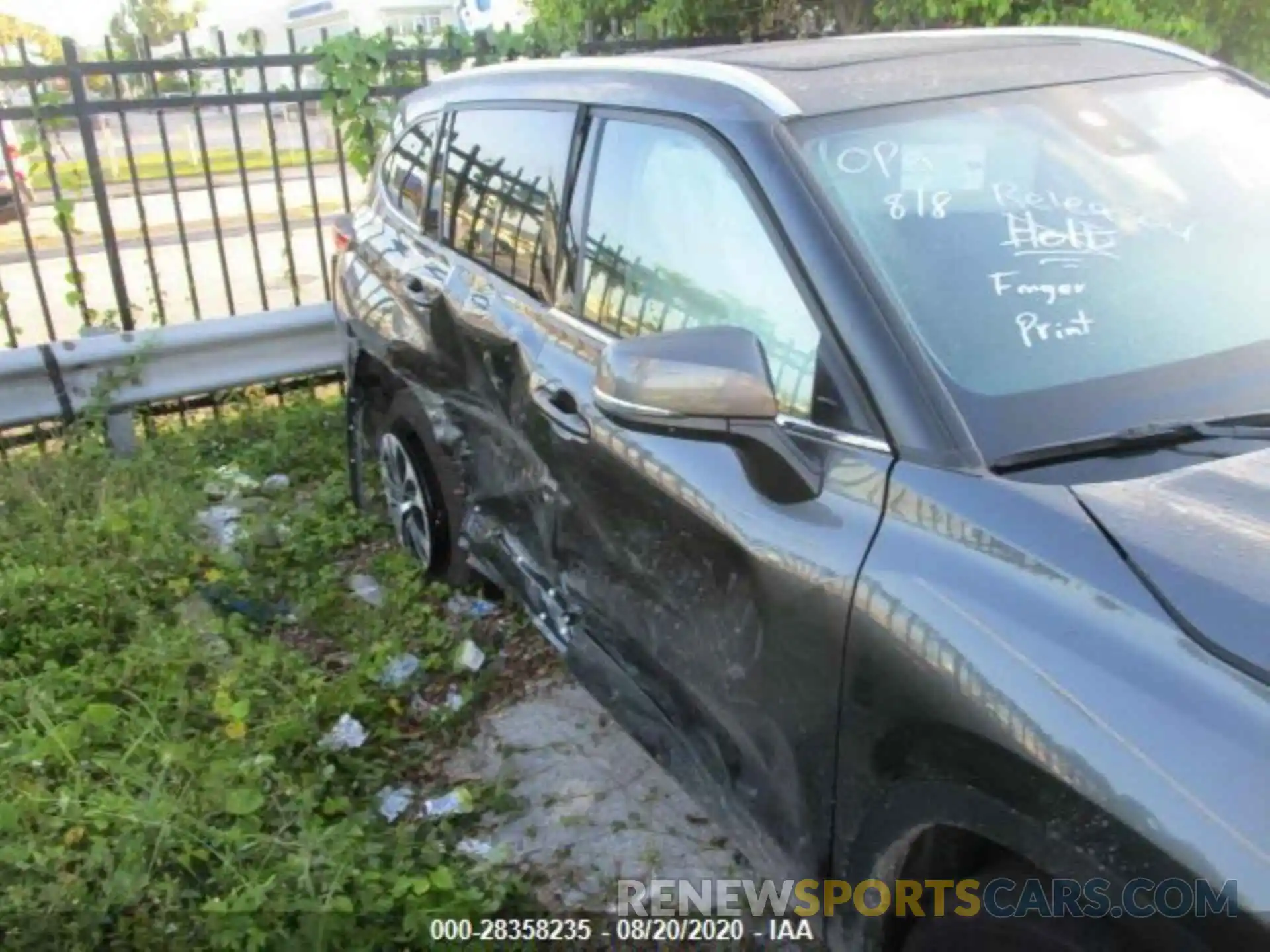 6 Photograph of a damaged car 5TDGZRAH3LS003294 TOYOTA HIGHLANDER 2020