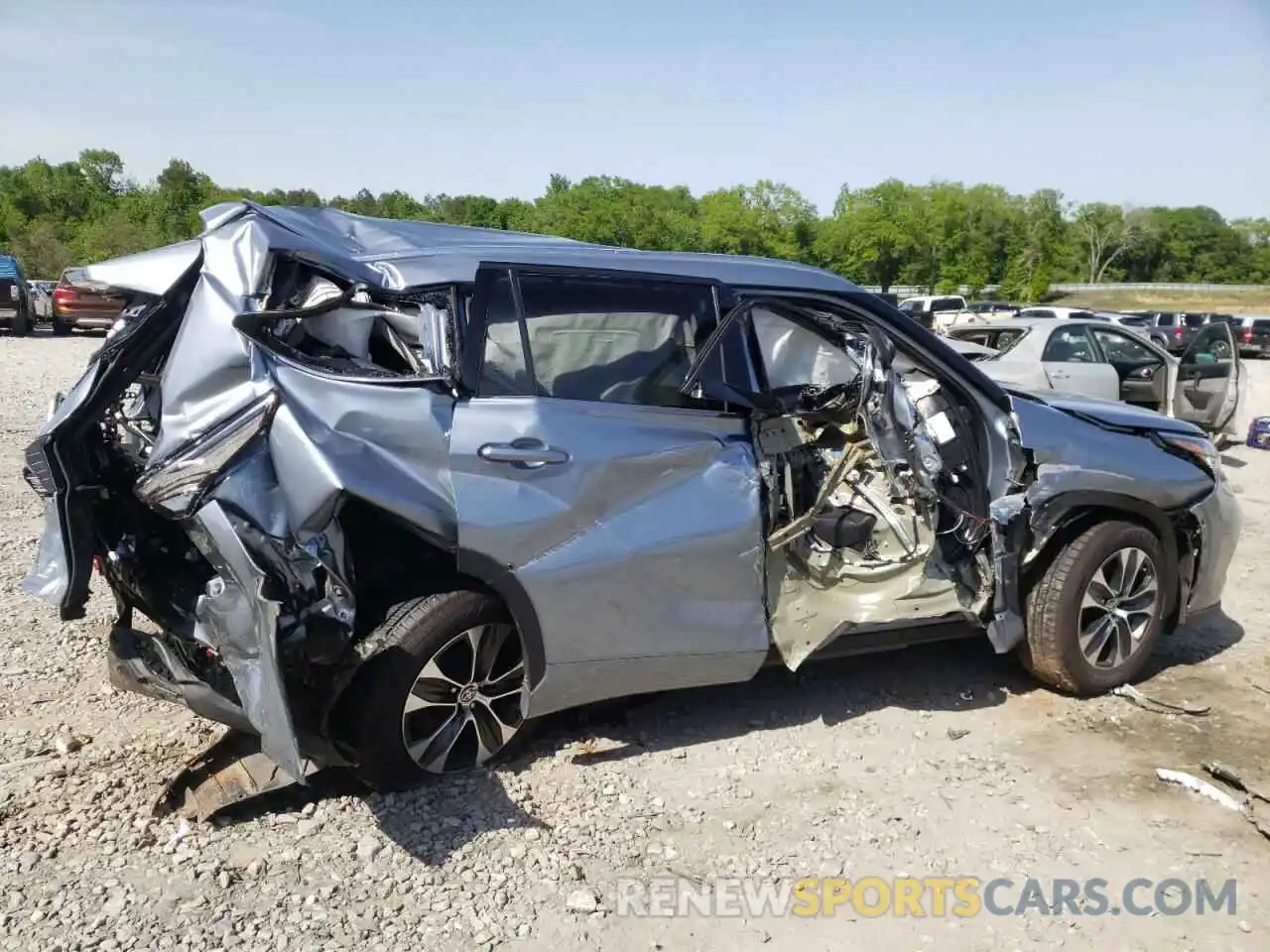 9 Photograph of a damaged car 5TDGZRAH3LS004154 TOYOTA HIGHLANDER 2020