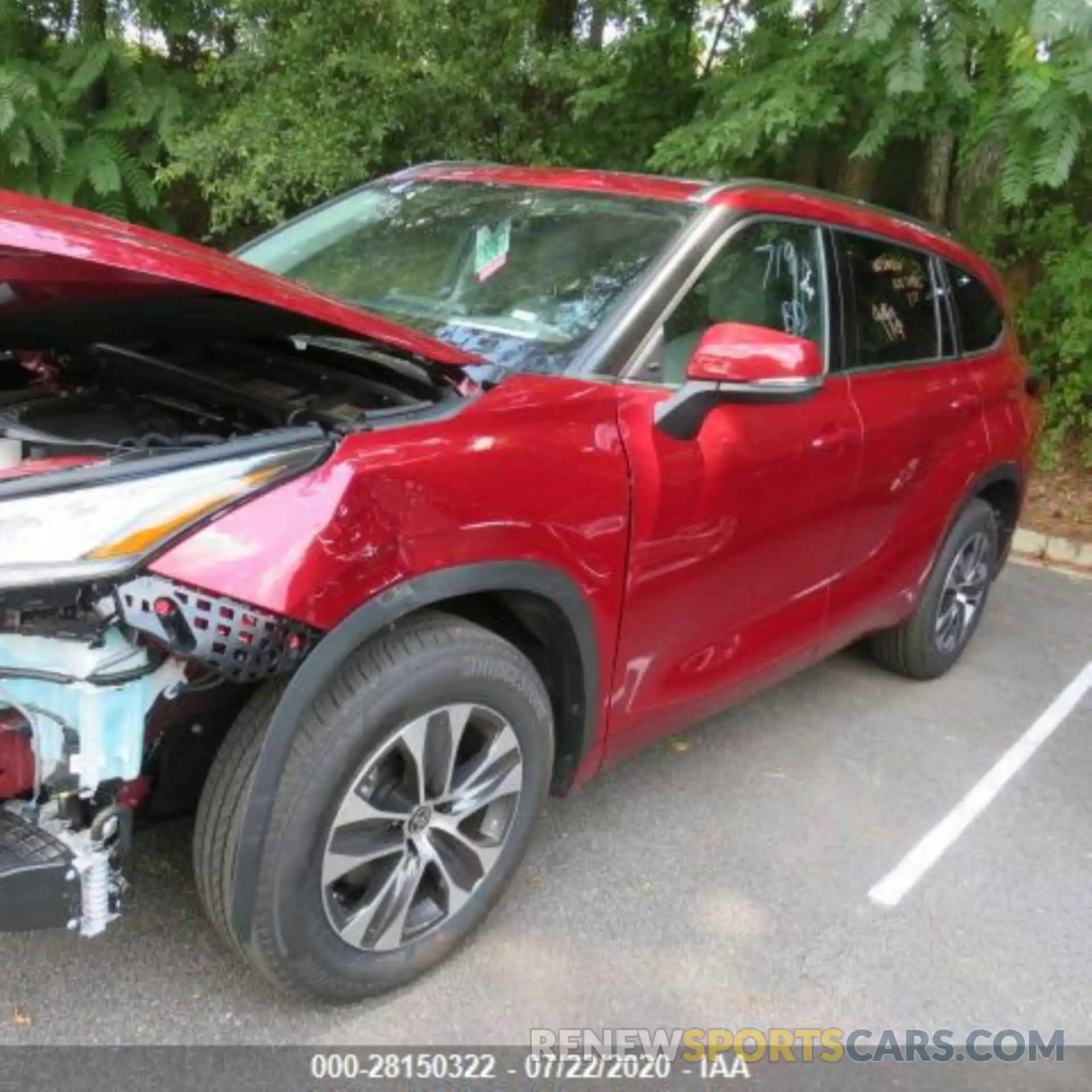 4 Photograph of a damaged car 5TDGZRAH3LS010830 TOYOTA HIGHLANDER 2020