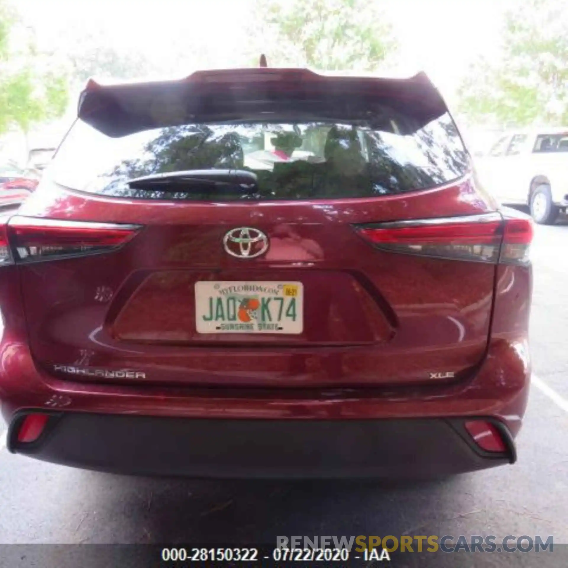 8 Photograph of a damaged car 5TDGZRAH3LS010830 TOYOTA HIGHLANDER 2020