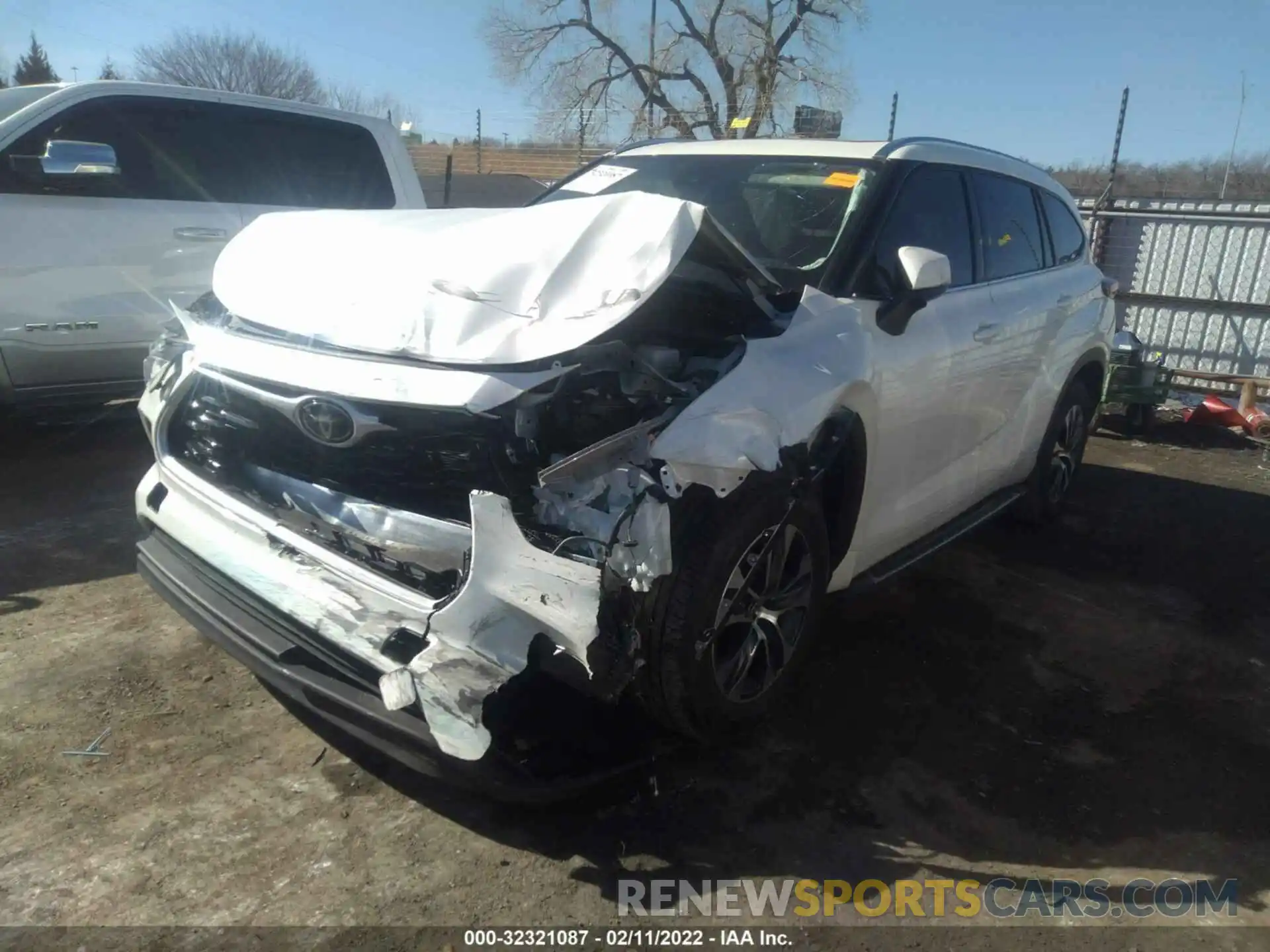 2 Photograph of a damaged car 5TDGZRAH3LS026610 TOYOTA HIGHLANDER 2020