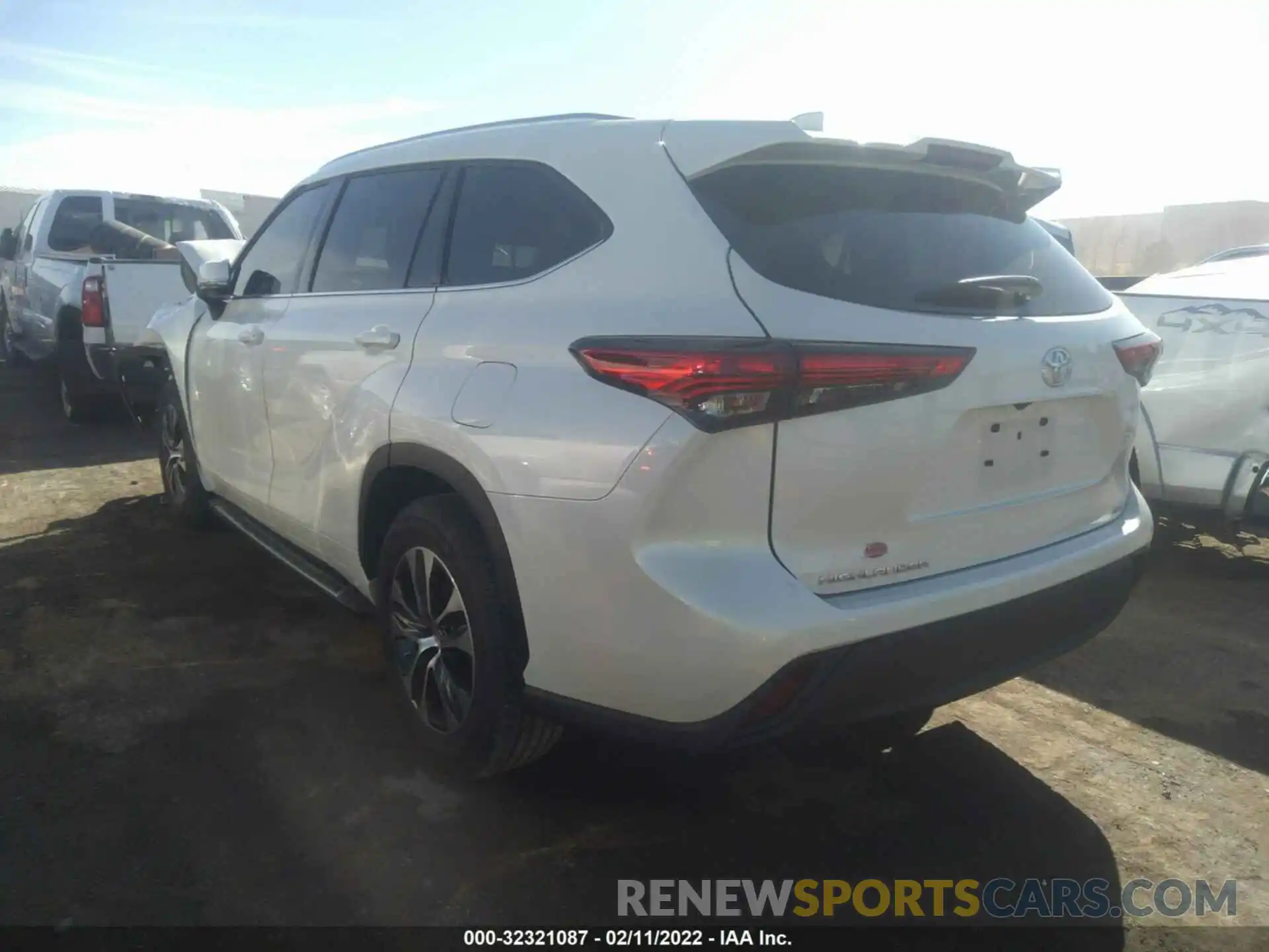 3 Photograph of a damaged car 5TDGZRAH3LS026610 TOYOTA HIGHLANDER 2020