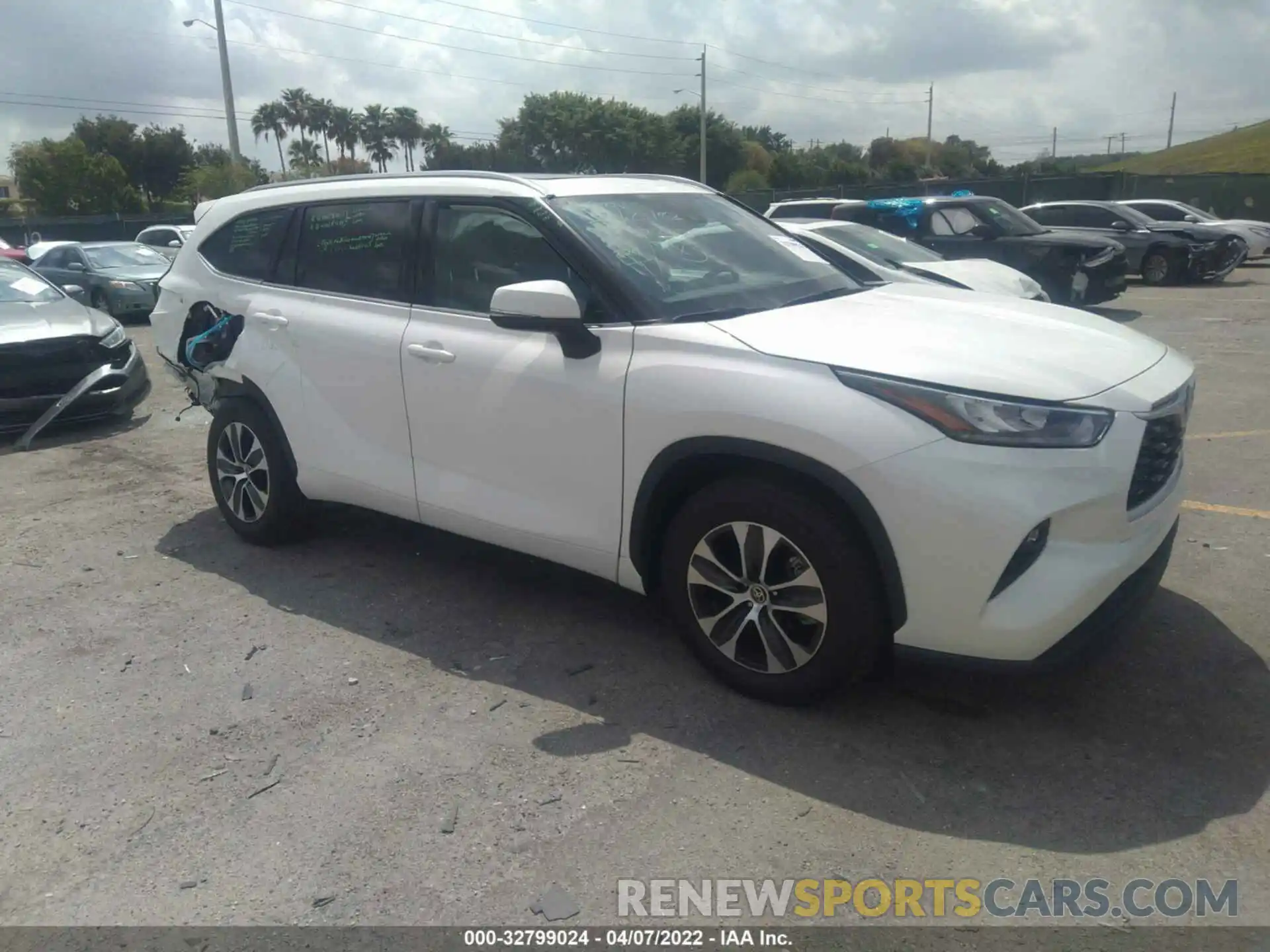 1 Photograph of a damaged car 5TDGZRAH3LS029149 TOYOTA HIGHLANDER 2020