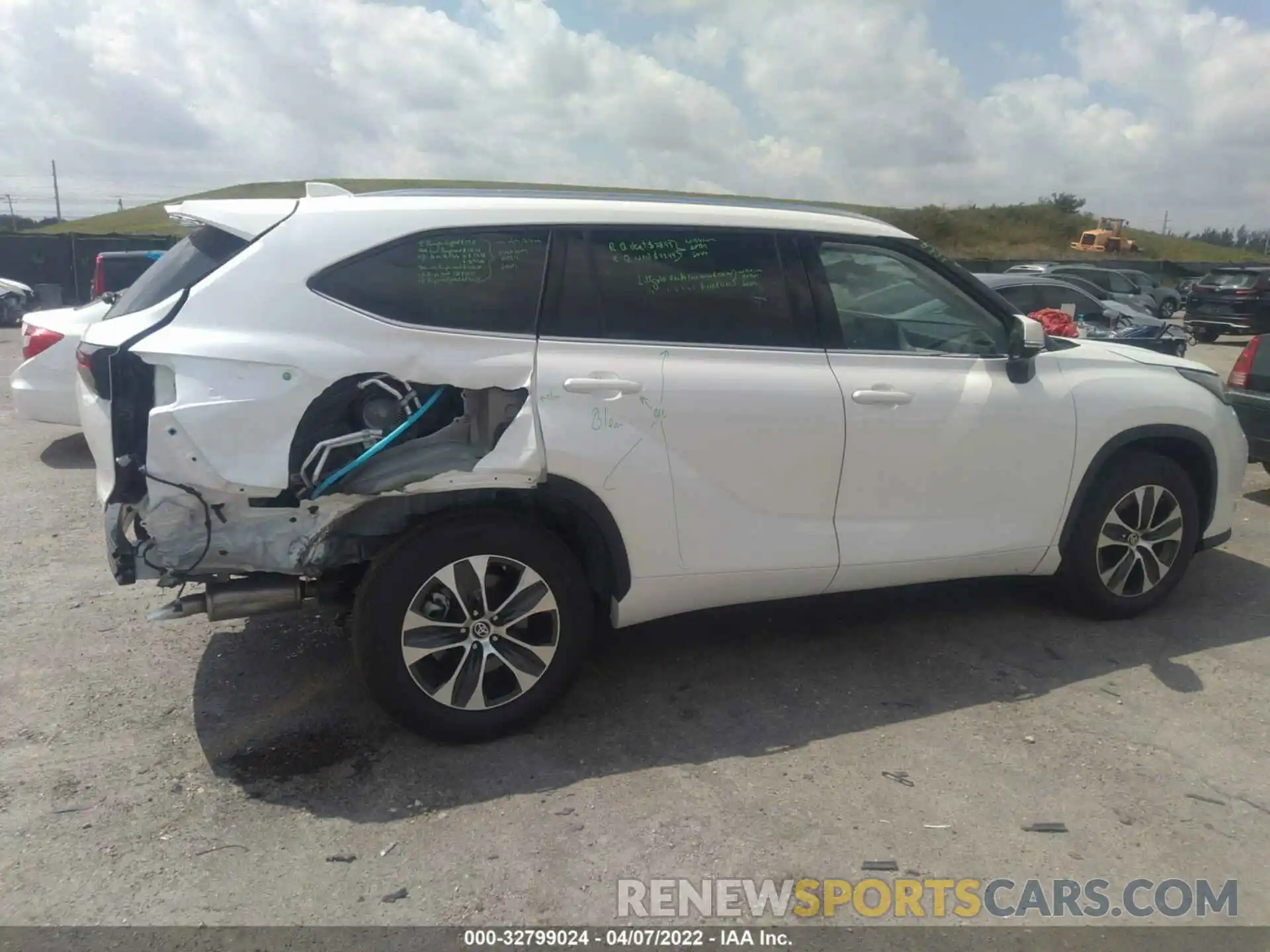 6 Photograph of a damaged car 5TDGZRAH3LS029149 TOYOTA HIGHLANDER 2020