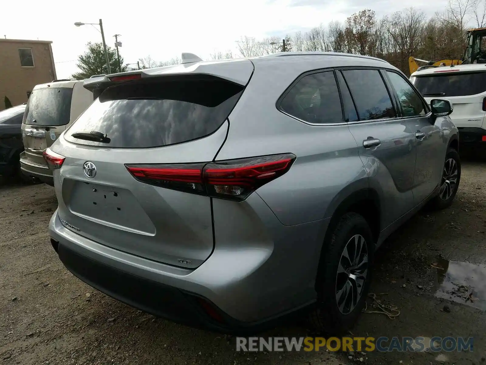 4 Photograph of a damaged car 5TDGZRAH3LS505786 TOYOTA HIGHLANDER 2020