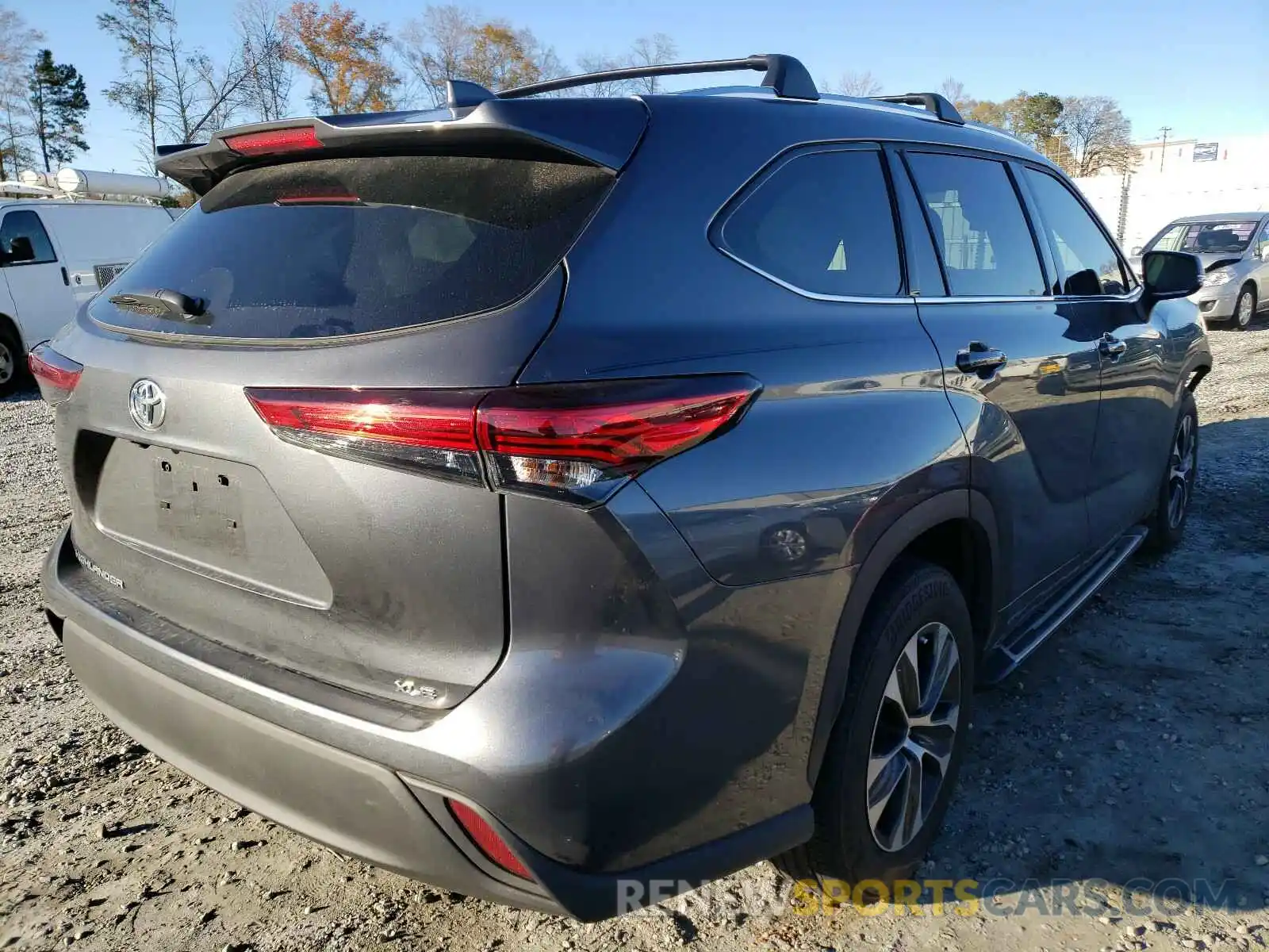 4 Photograph of a damaged car 5TDGZRAH4LS004227 TOYOTA HIGHLANDER 2020