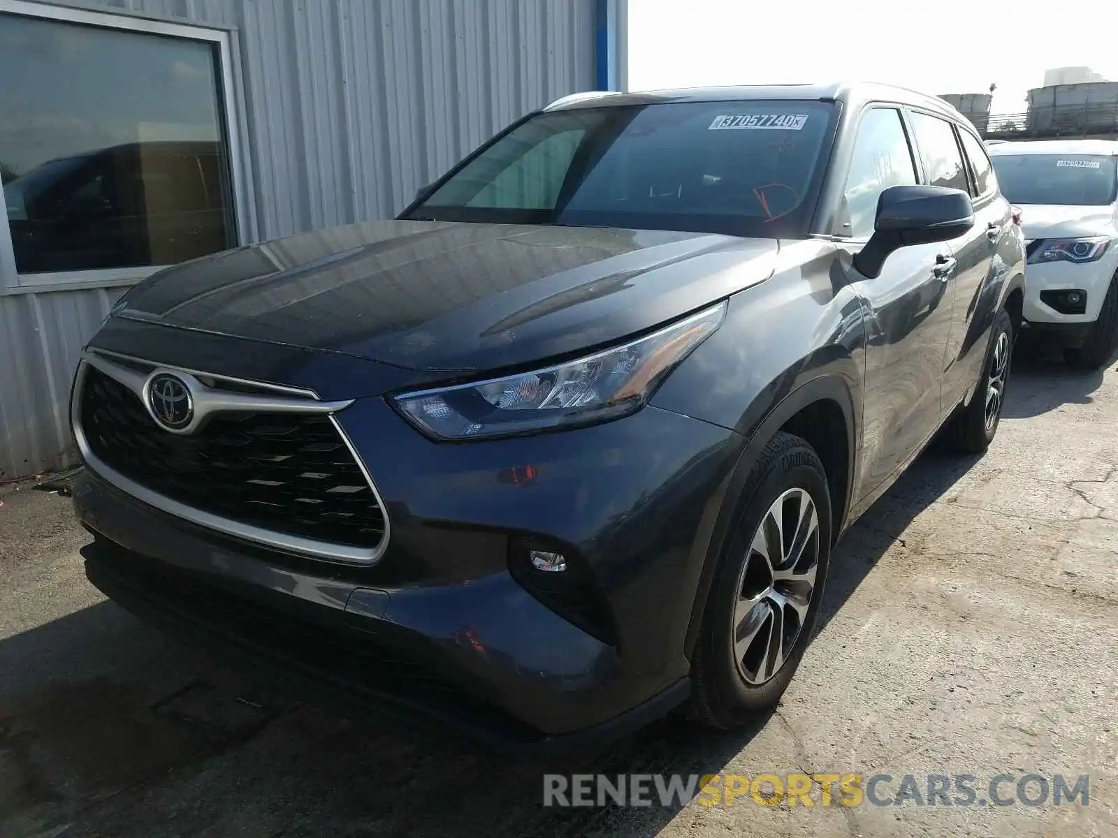 2 Photograph of a damaged car 5TDGZRAH4LS007421 TOYOTA HIGHLANDER 2020