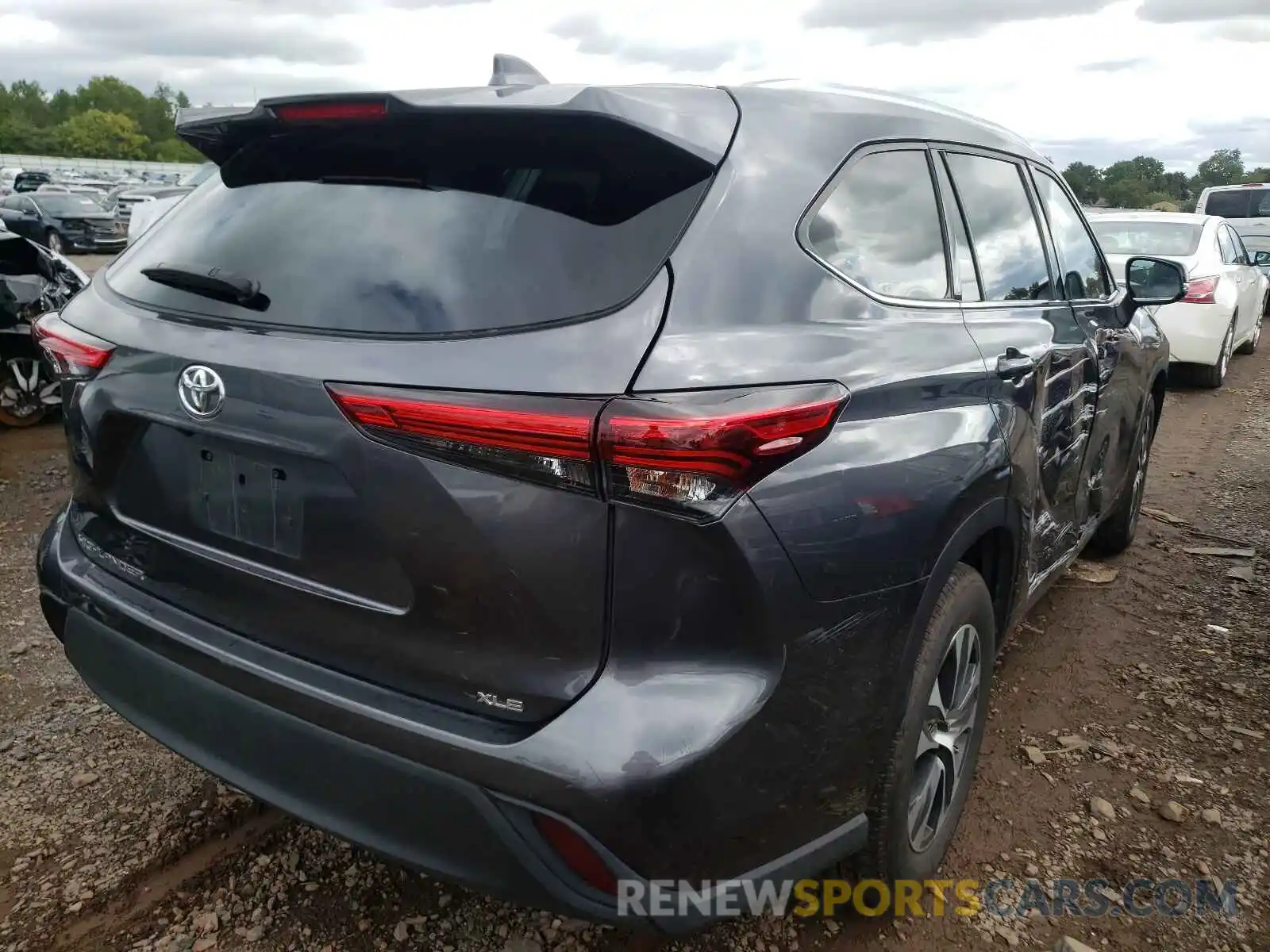 4 Photograph of a damaged car 5TDGZRAH4LS009136 TOYOTA HIGHLANDER 2020