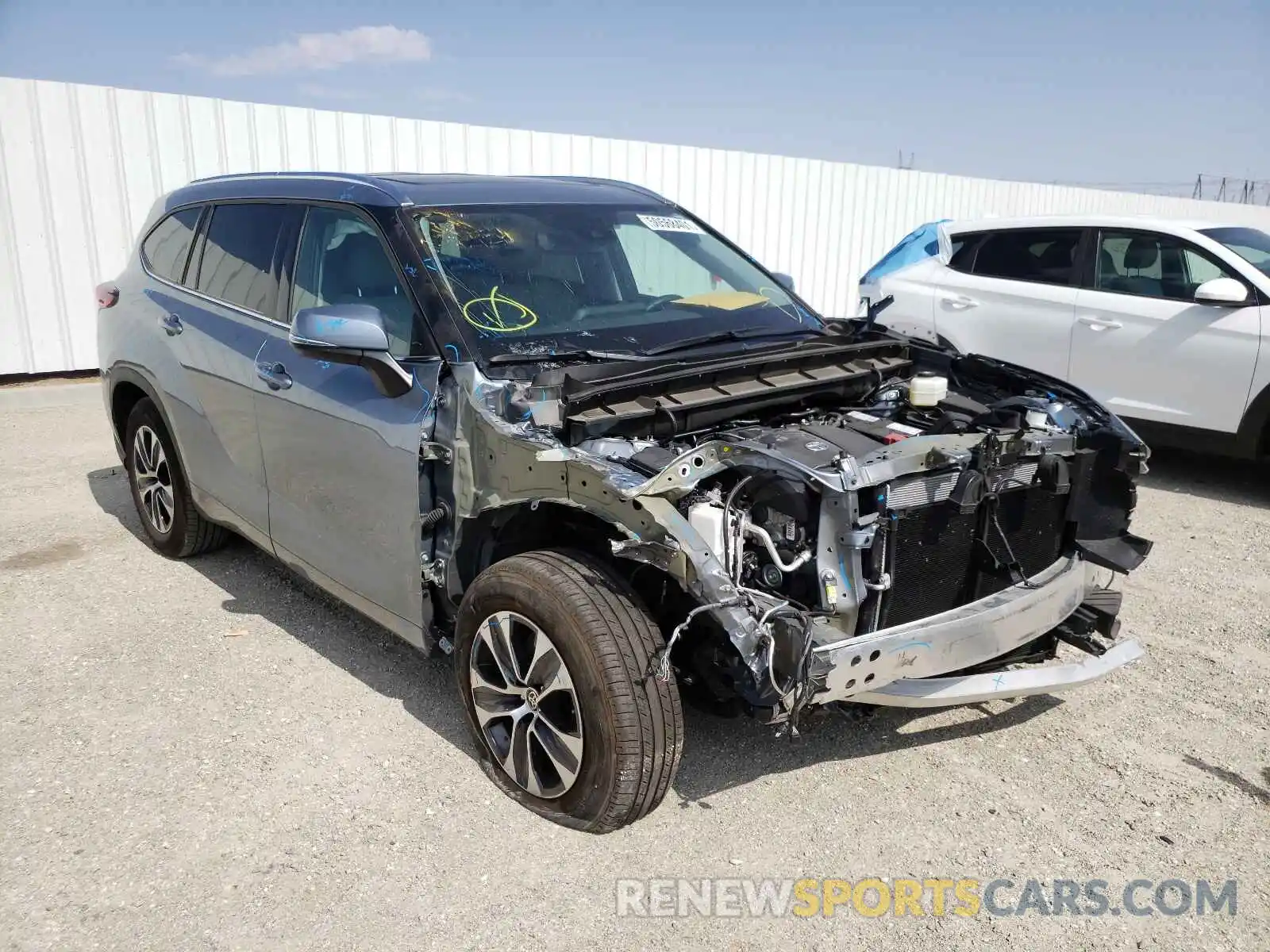 1 Photograph of a damaged car 5TDGZRAH4LS014949 TOYOTA HIGHLANDER 2020