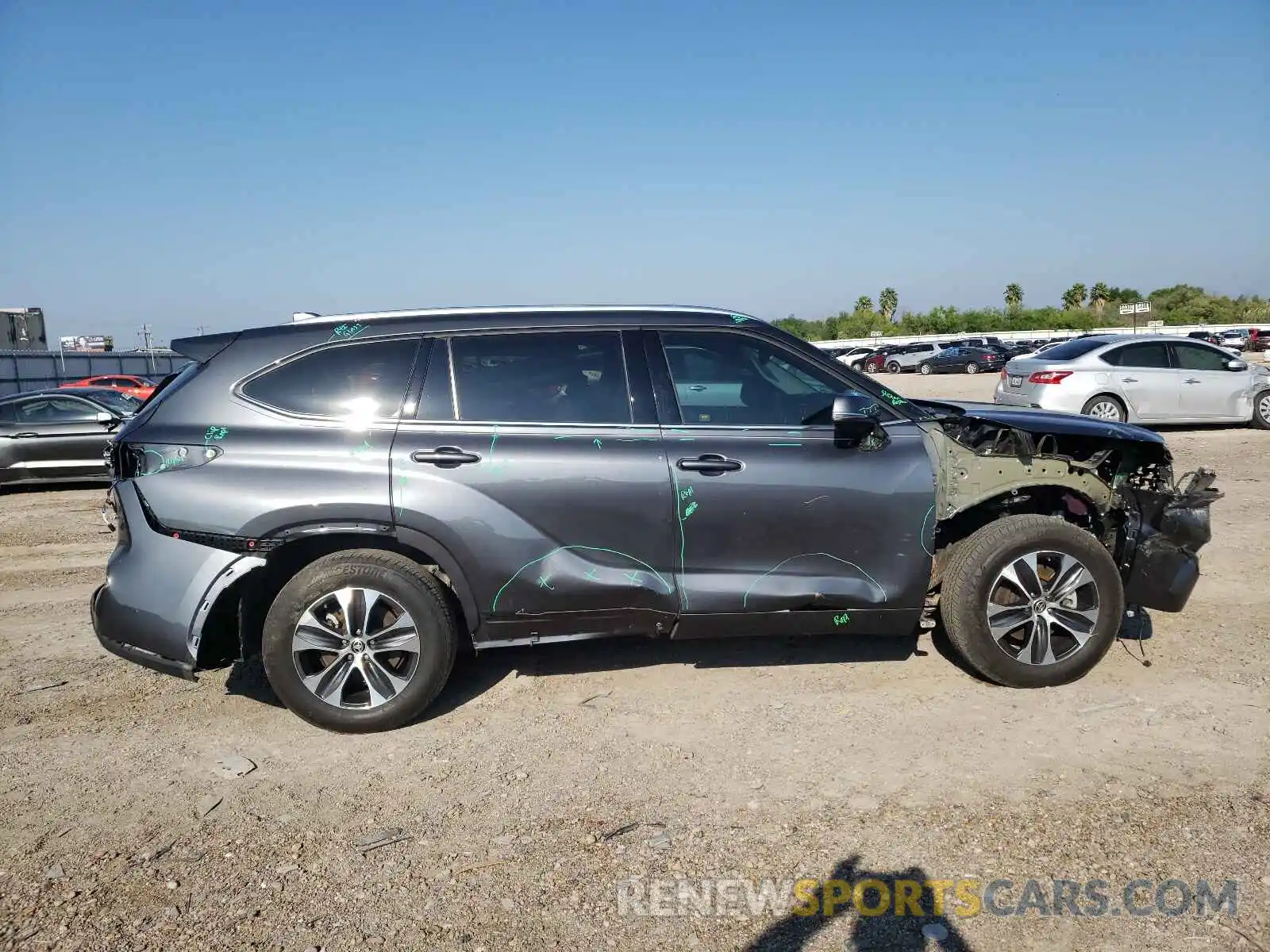 9 Photograph of a damaged car 5TDGZRAH4LS016460 TOYOTA HIGHLANDER 2020