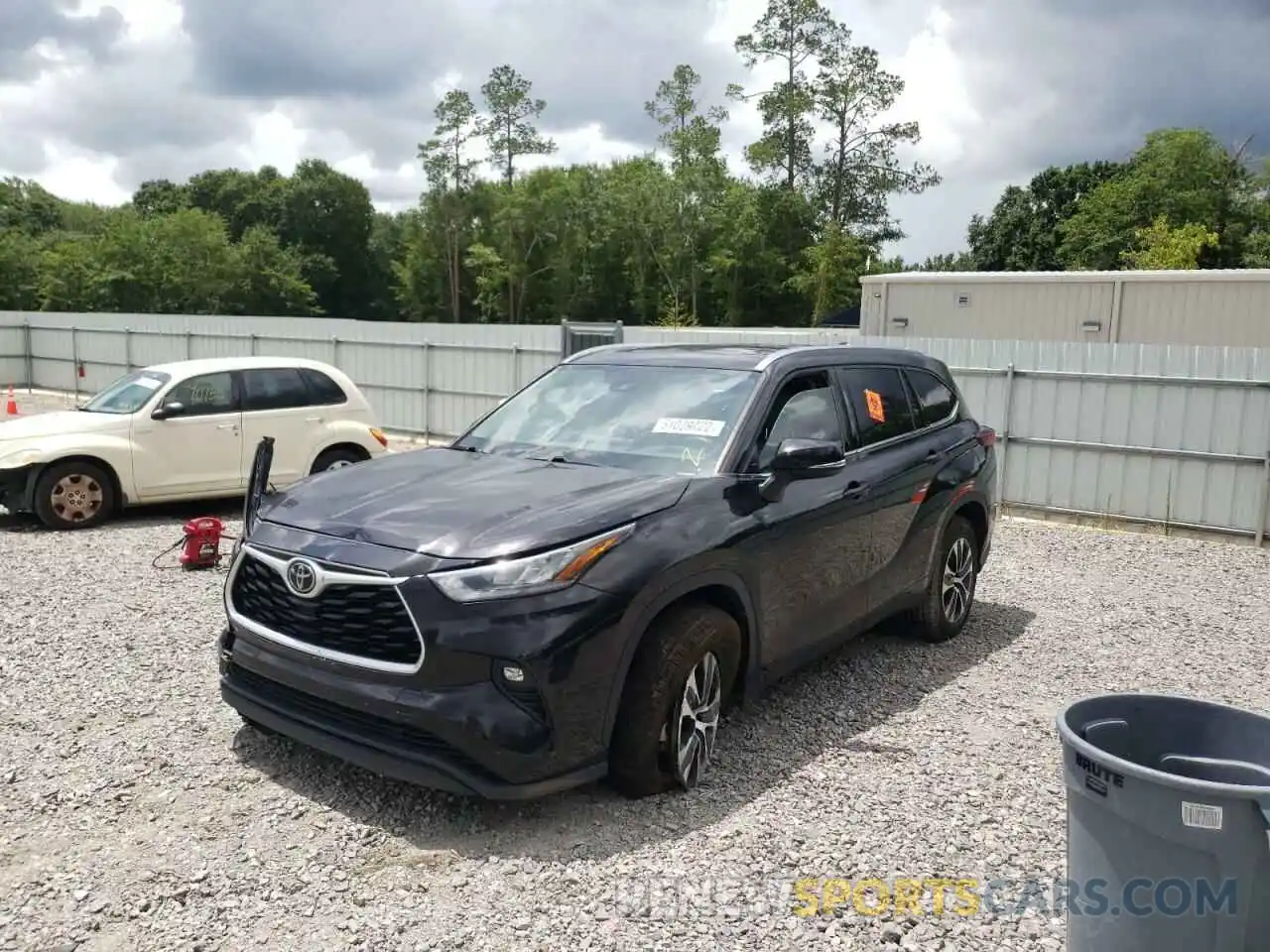 2 Photograph of a damaged car 5TDGZRAH4LS019889 TOYOTA HIGHLANDER 2020