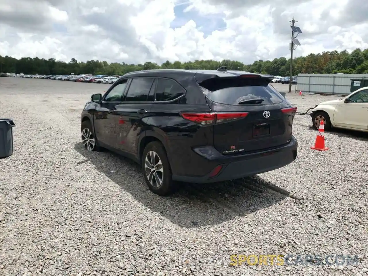 3 Photograph of a damaged car 5TDGZRAH4LS019889 TOYOTA HIGHLANDER 2020