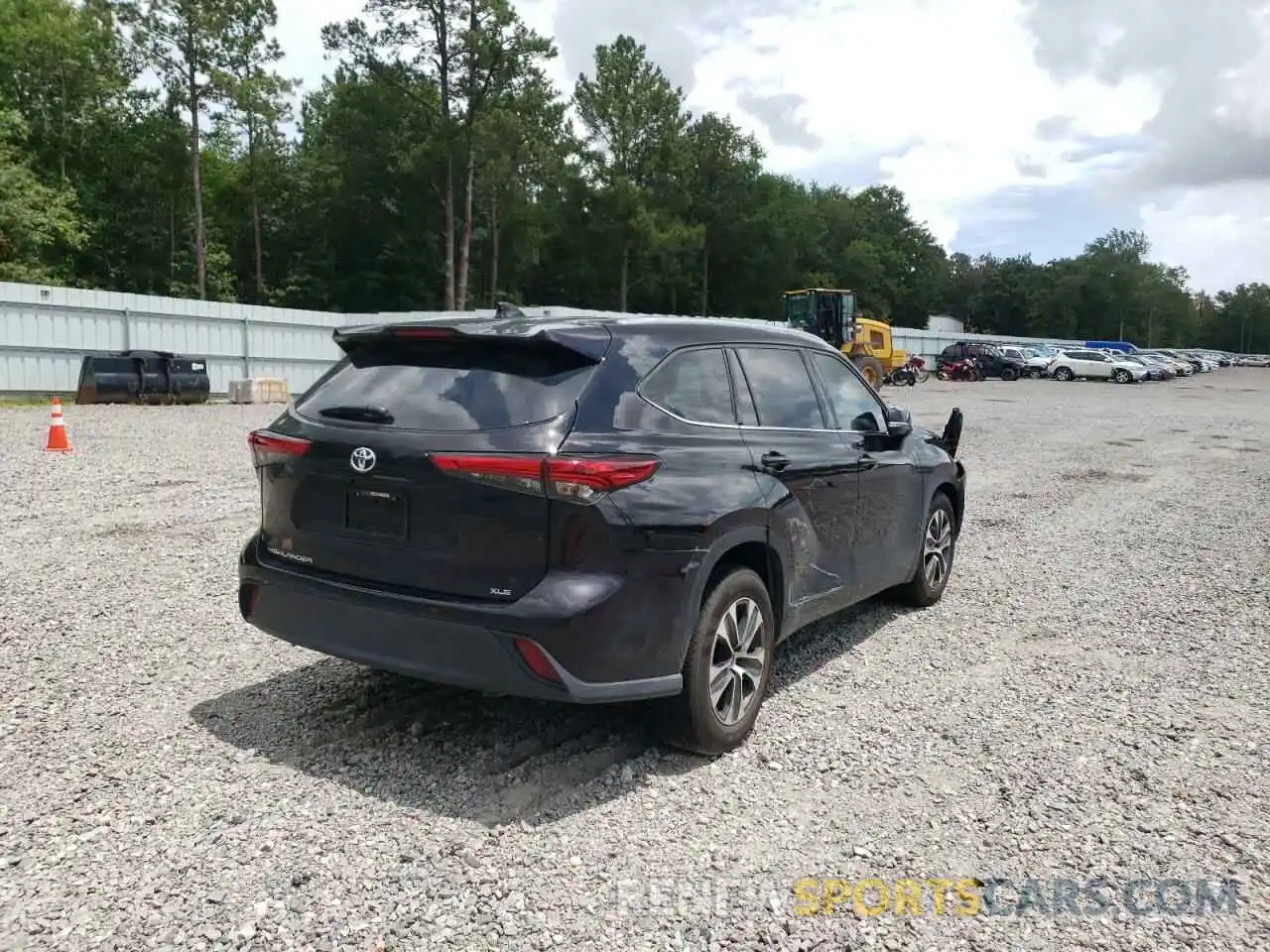 4 Photograph of a damaged car 5TDGZRAH4LS019889 TOYOTA HIGHLANDER 2020