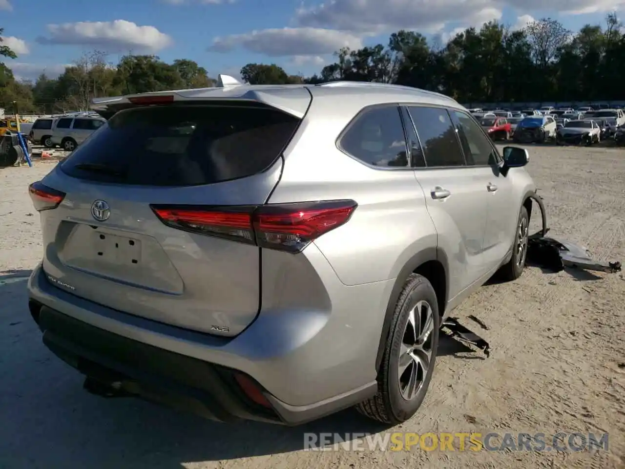 4 Photograph of a damaged car 5TDGZRAH4LS501097 TOYOTA HIGHLANDER 2020