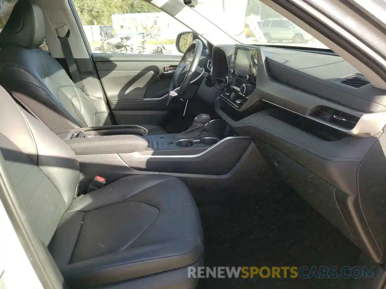 5 Photograph of a damaged car 5TDGZRAH4LS501097 TOYOTA HIGHLANDER 2020