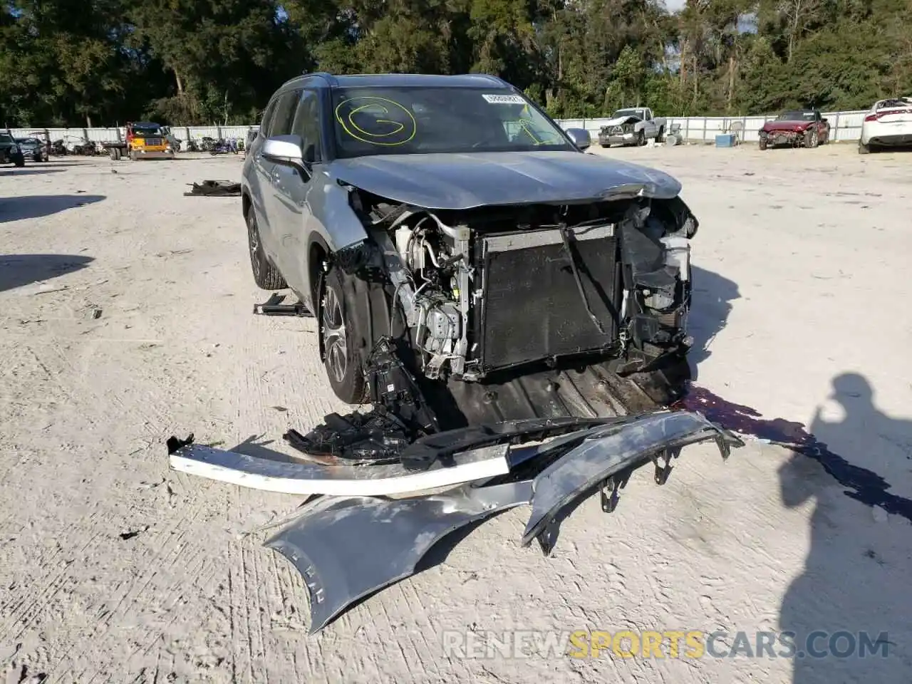 9 Photograph of a damaged car 5TDGZRAH4LS501097 TOYOTA HIGHLANDER 2020