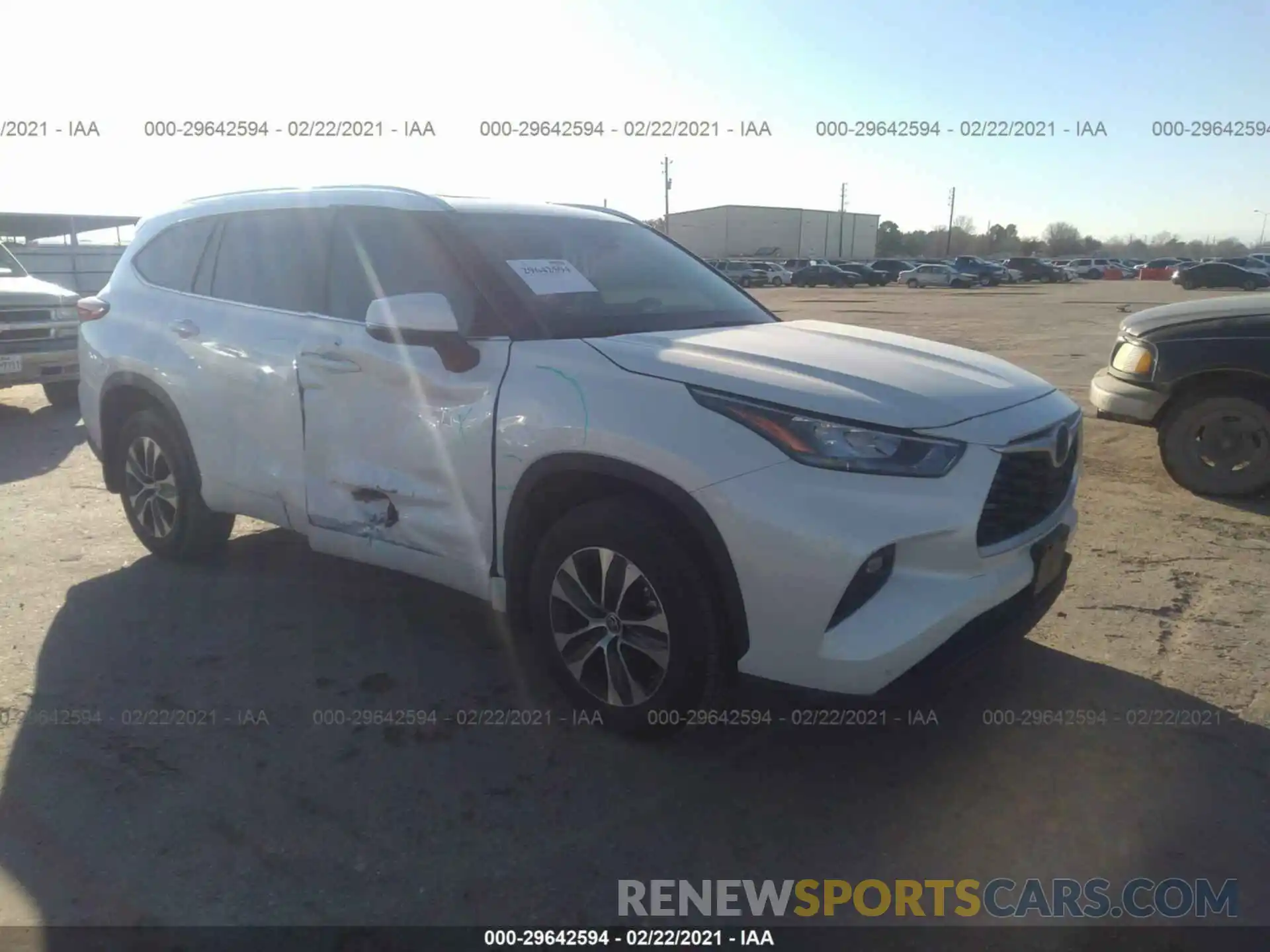 1 Photograph of a damaged car 5TDGZRAH4LS504128 TOYOTA HIGHLANDER 2020