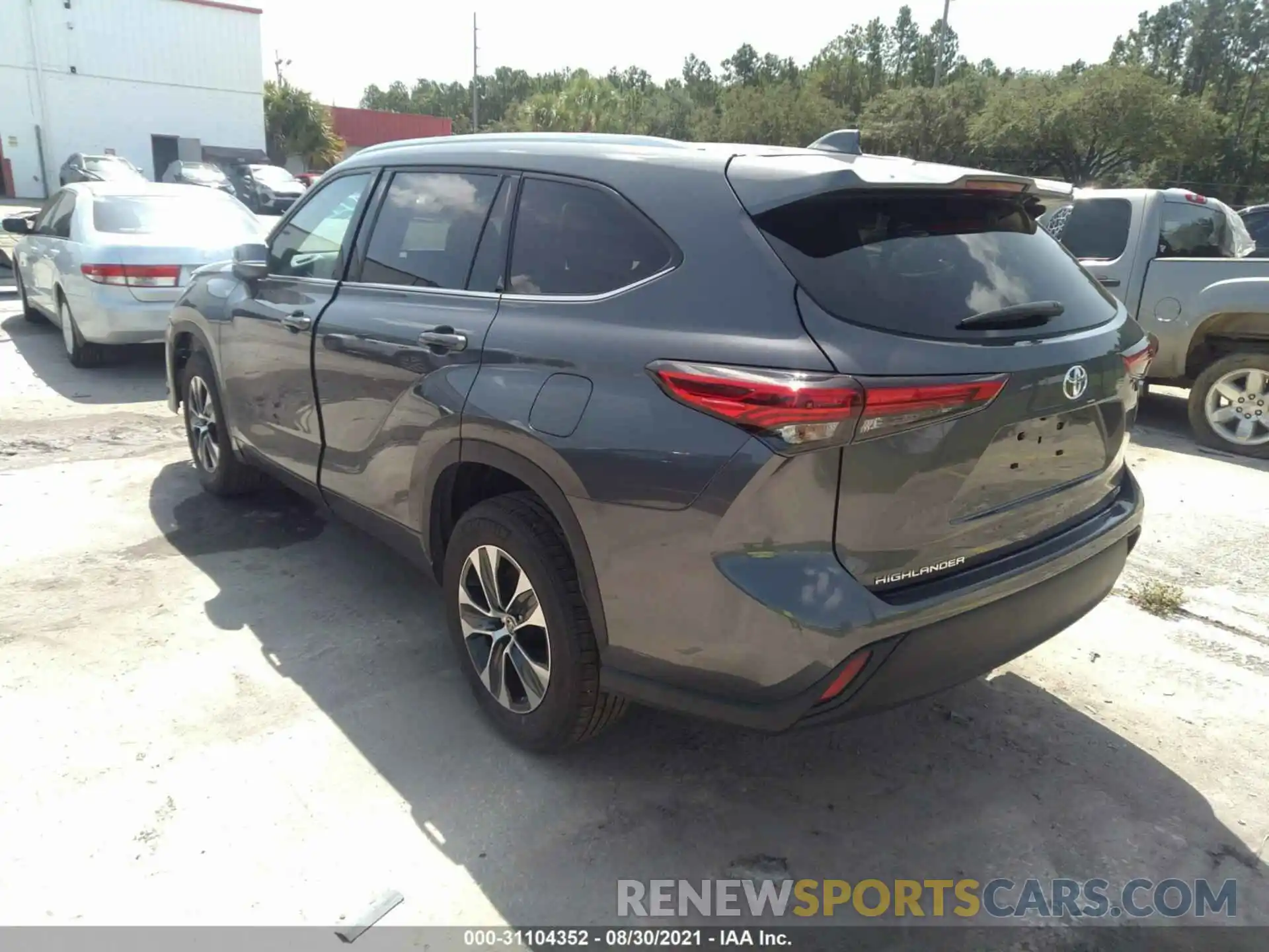 3 Photograph of a damaged car 5TDGZRAH4LS505294 TOYOTA HIGHLANDER 2020