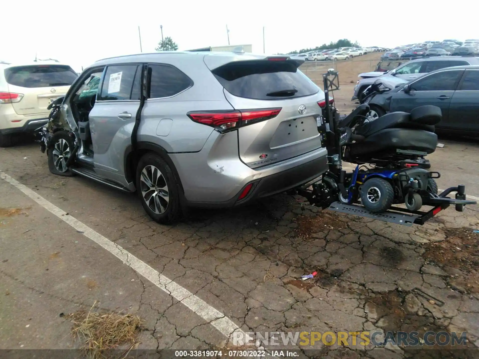 3 Photograph of a damaged car 5TDGZRAH4LS508986 TOYOTA HIGHLANDER 2020