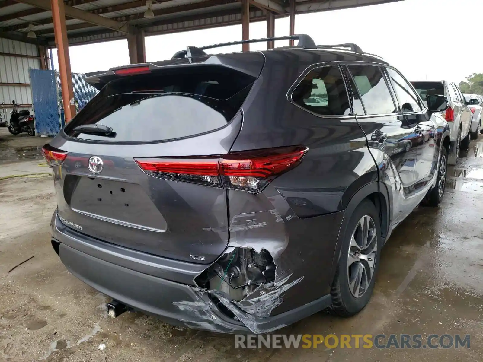 4 Photograph of a damaged car 5TDGZRAH5LS003247 TOYOTA HIGHLANDER 2020