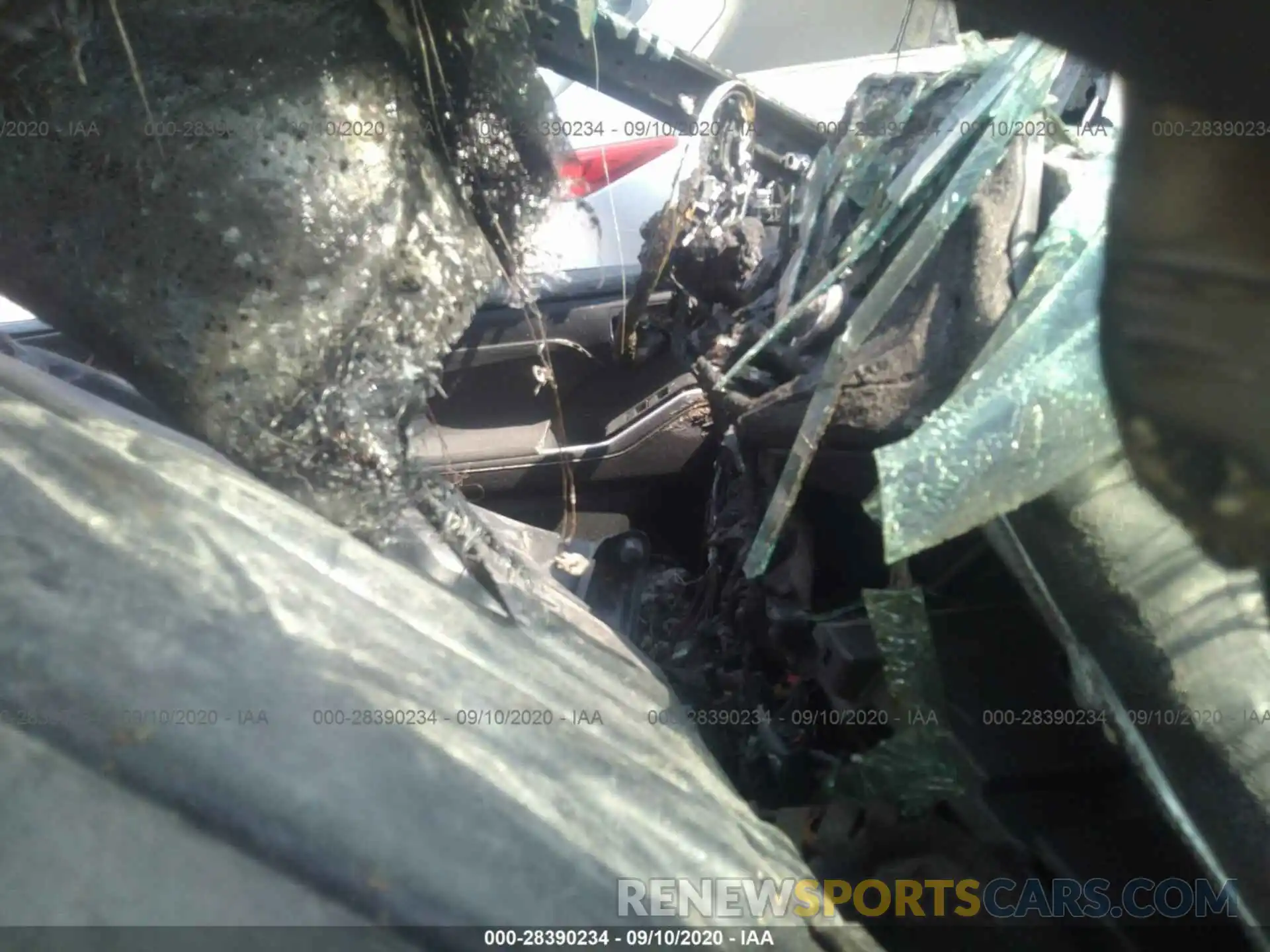 5 Photograph of a damaged car 5TDGZRAH5LS005368 TOYOTA HIGHLANDER 2020