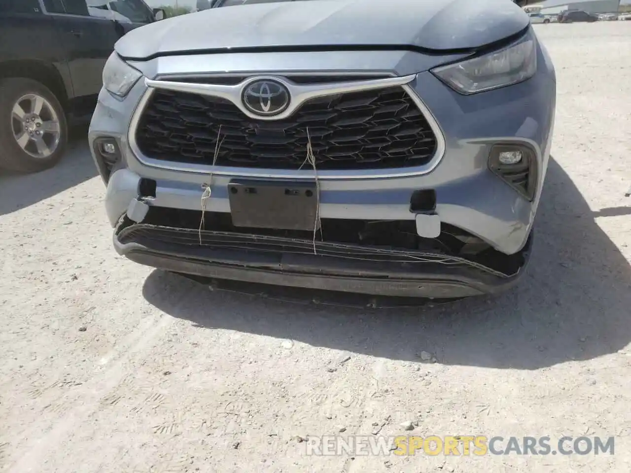 9 Photograph of a damaged car 5TDGZRAH5LS006262 TOYOTA HIGHLANDER 2020