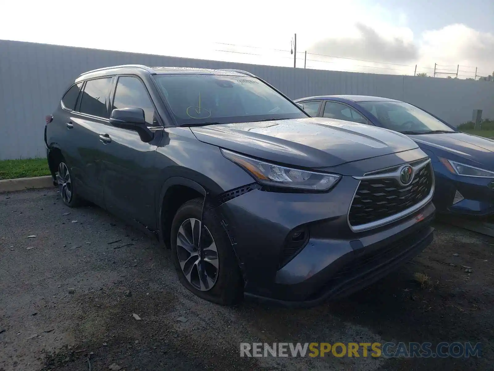 1 Photograph of a damaged car 5TDGZRAH5LS011316 TOYOTA HIGHLANDER 2020