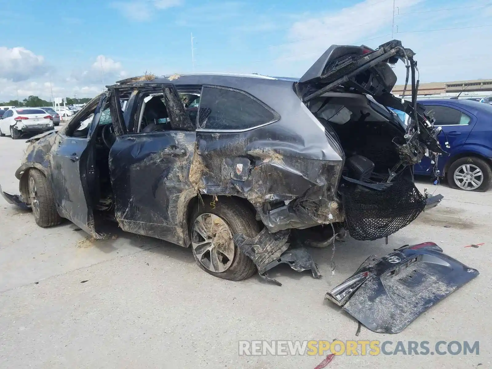 3 Photograph of a damaged car 5TDGZRAH5LS012661 TOYOTA HIGHLANDER 2020