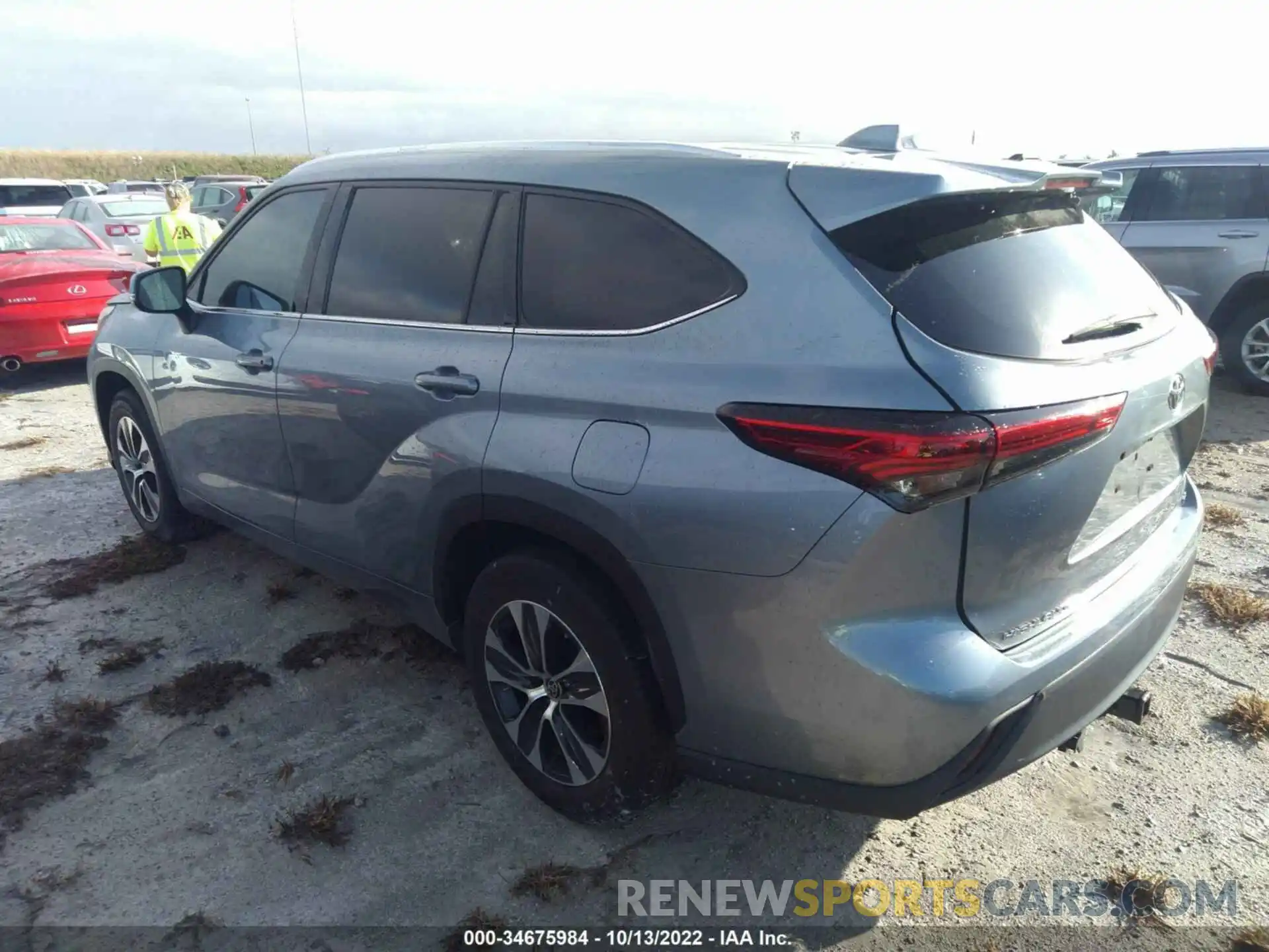 3 Photograph of a damaged car 5TDGZRAH5LS015981 TOYOTA HIGHLANDER 2020