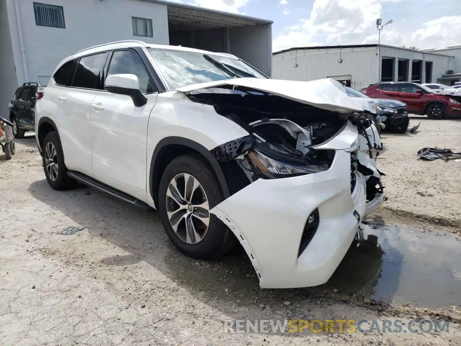 1 Photograph of a damaged car 5TDGZRAH5LS017147 TOYOTA HIGHLANDER 2020