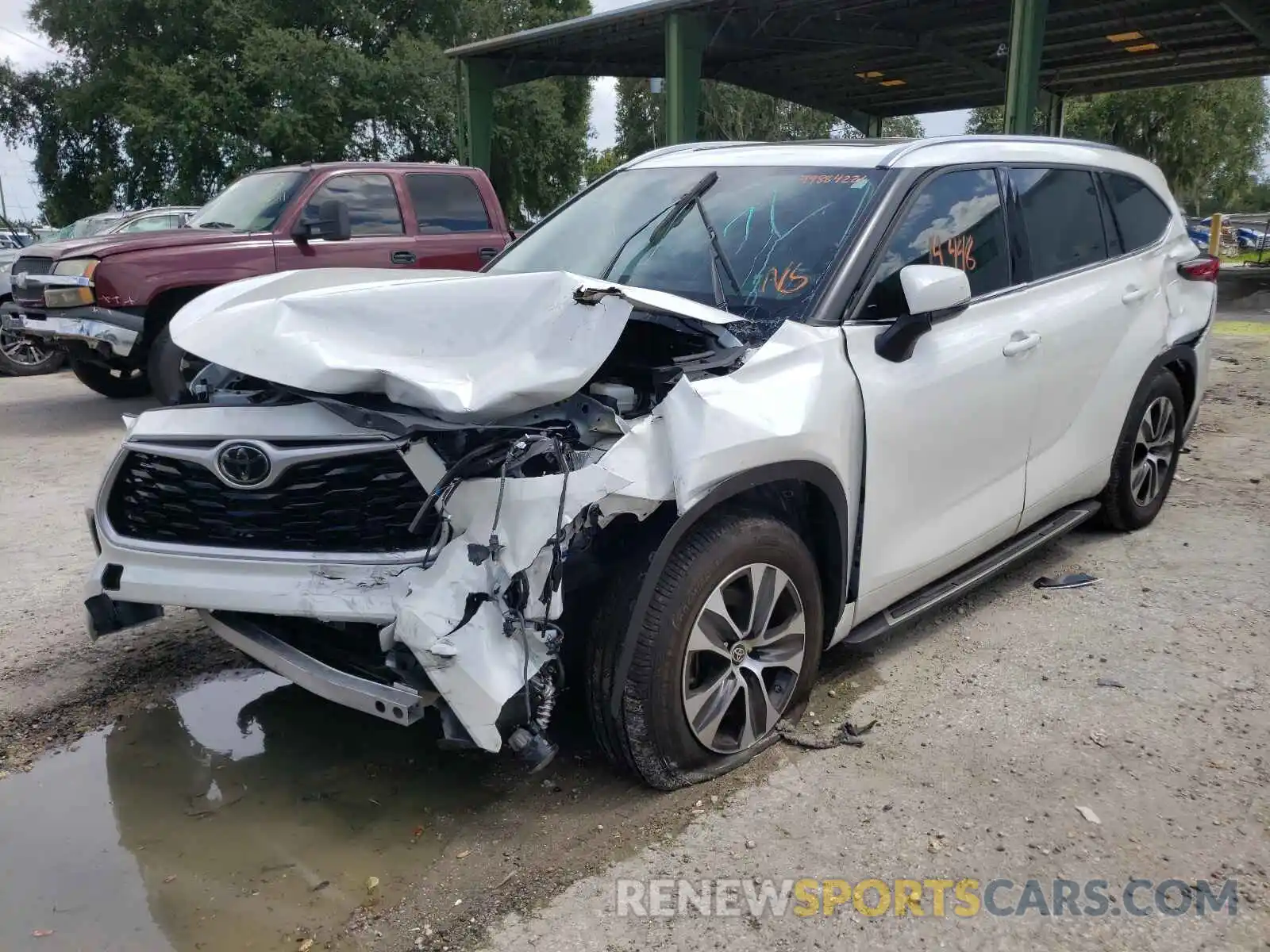 2 Photograph of a damaged car 5TDGZRAH5LS017147 TOYOTA HIGHLANDER 2020