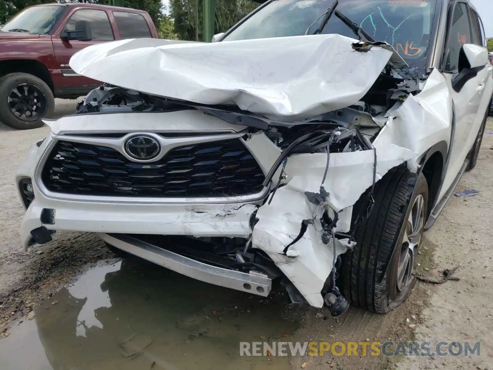 9 Photograph of a damaged car 5TDGZRAH5LS017147 TOYOTA HIGHLANDER 2020