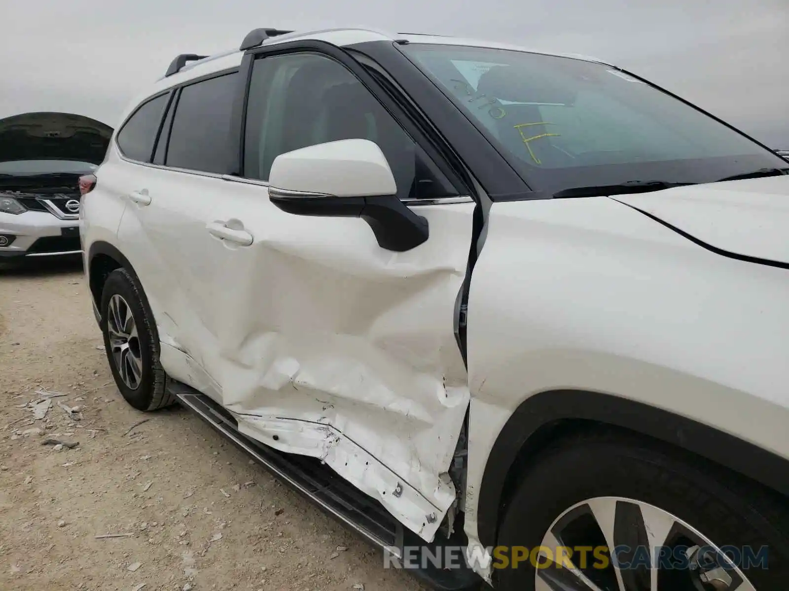 9 Photograph of a damaged car 5TDGZRAH5LS017777 TOYOTA HIGHLANDER 2020