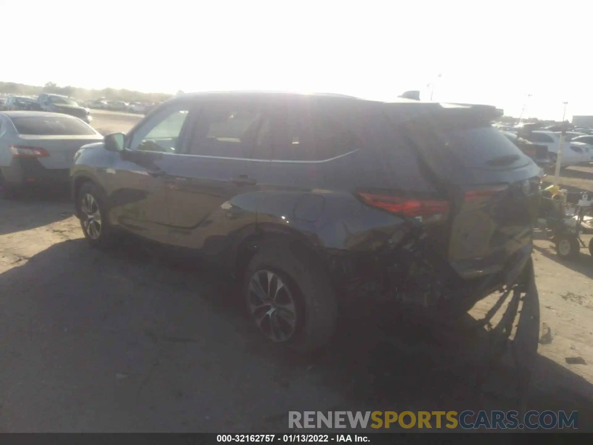 3 Photograph of a damaged car 5TDGZRAH5LS023918 TOYOTA HIGHLANDER 2020