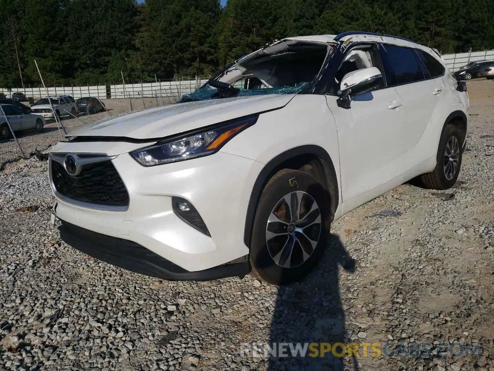 2 Photograph of a damaged car 5TDGZRAH5LS027449 TOYOTA HIGHLANDER 2020