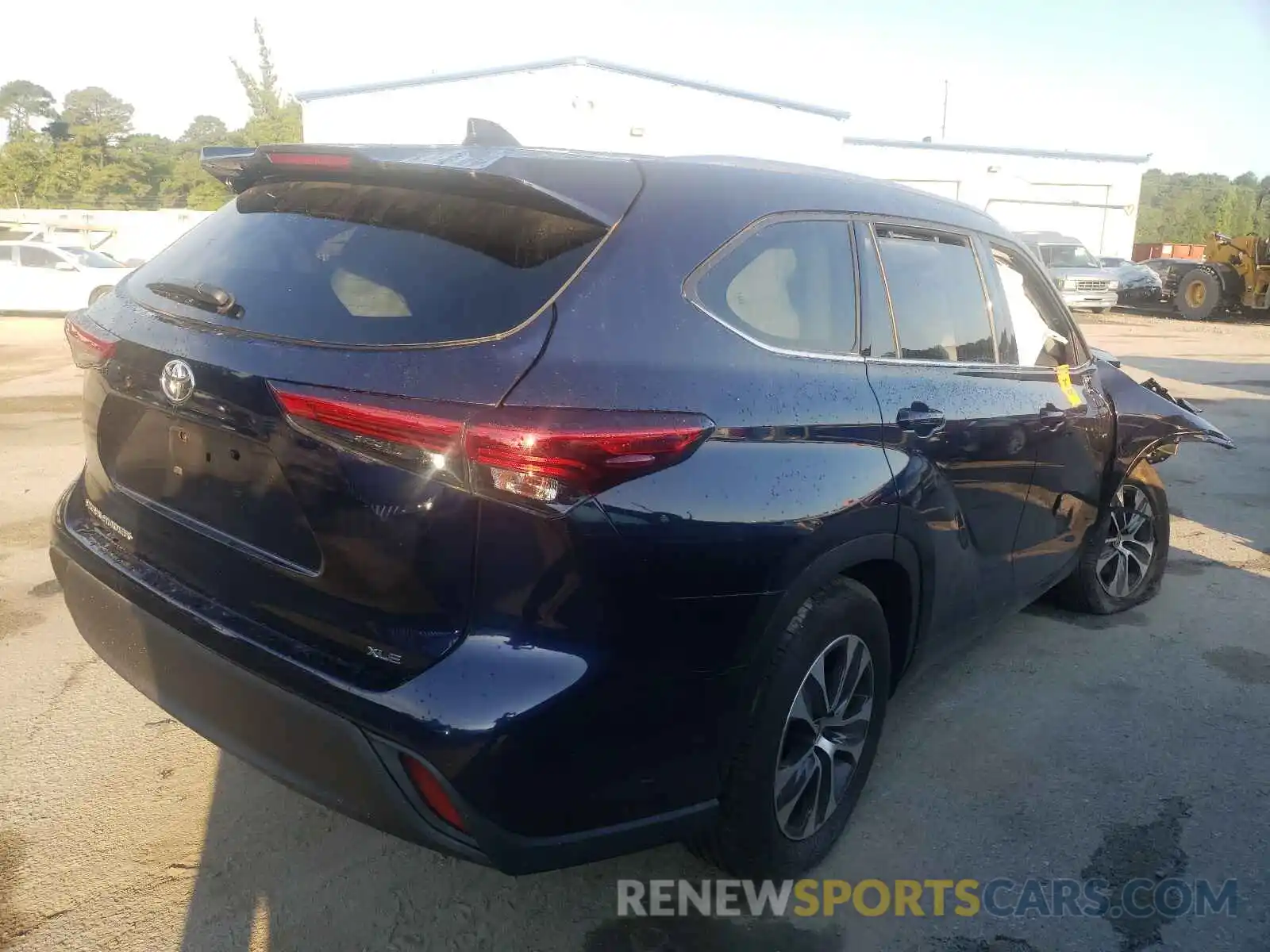 4 Photograph of a damaged car 5TDGZRAH5LS506230 TOYOTA HIGHLANDER 2020