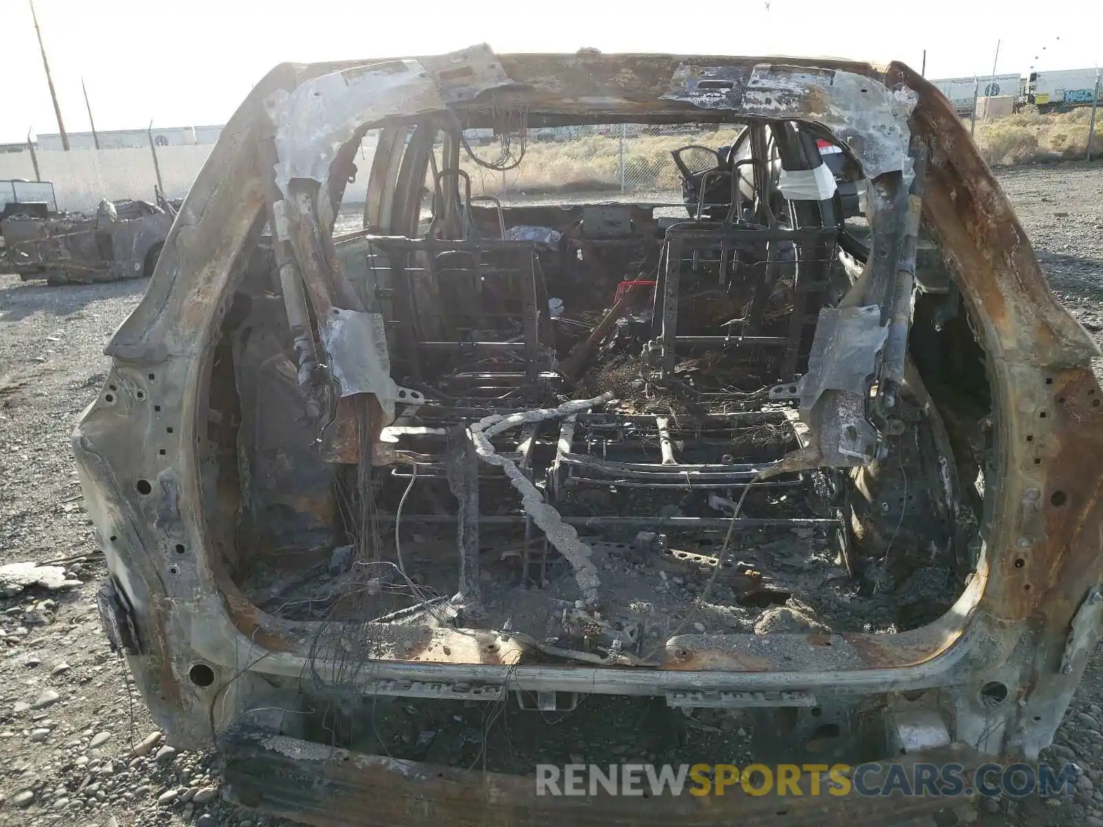 10 Photograph of a damaged car 5TDGZRAH6LS003306 TOYOTA HIGHLANDER 2020