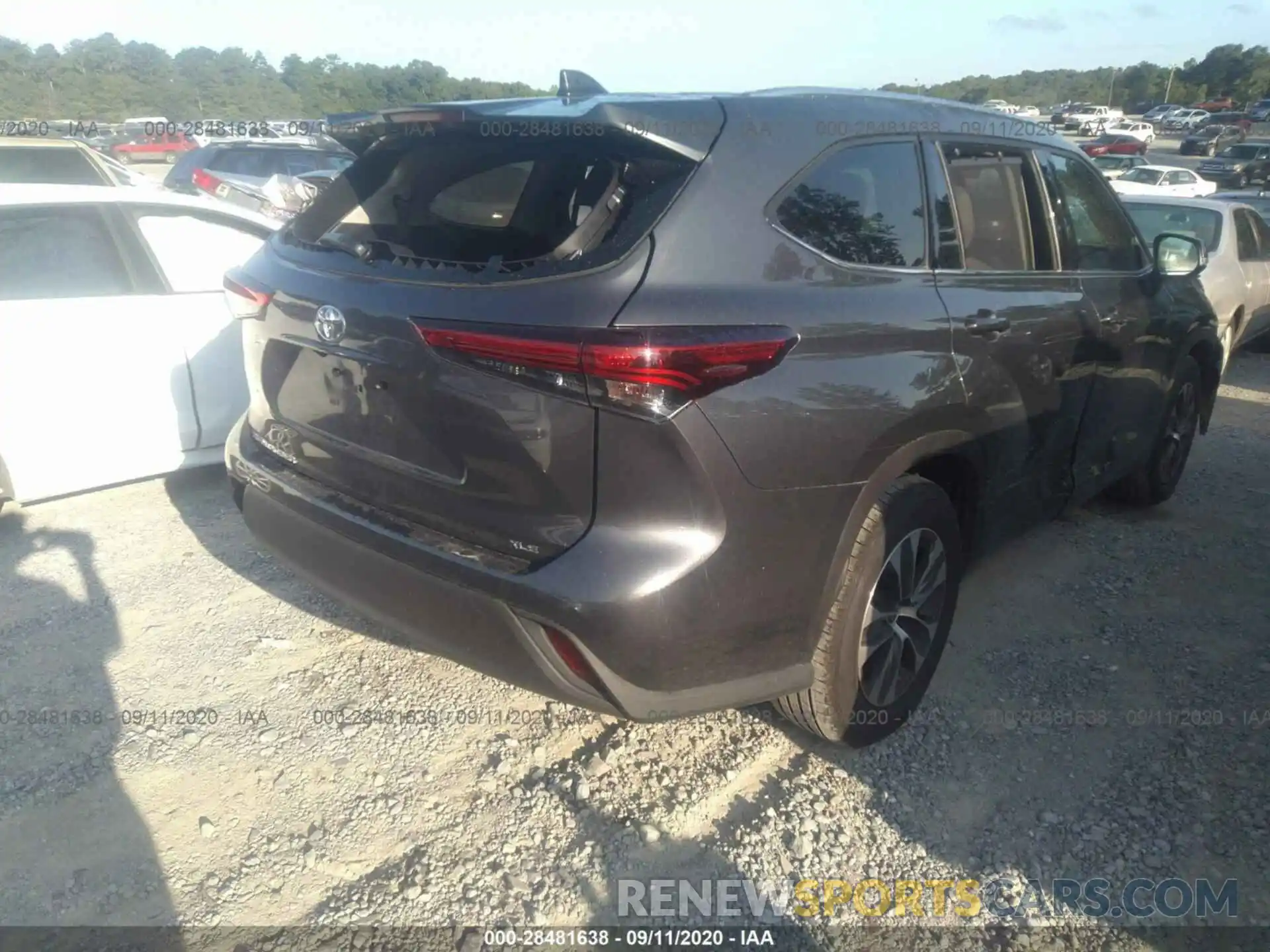 4 Photograph of a damaged car 5TDGZRAH6LS007324 TOYOTA HIGHLANDER 2020