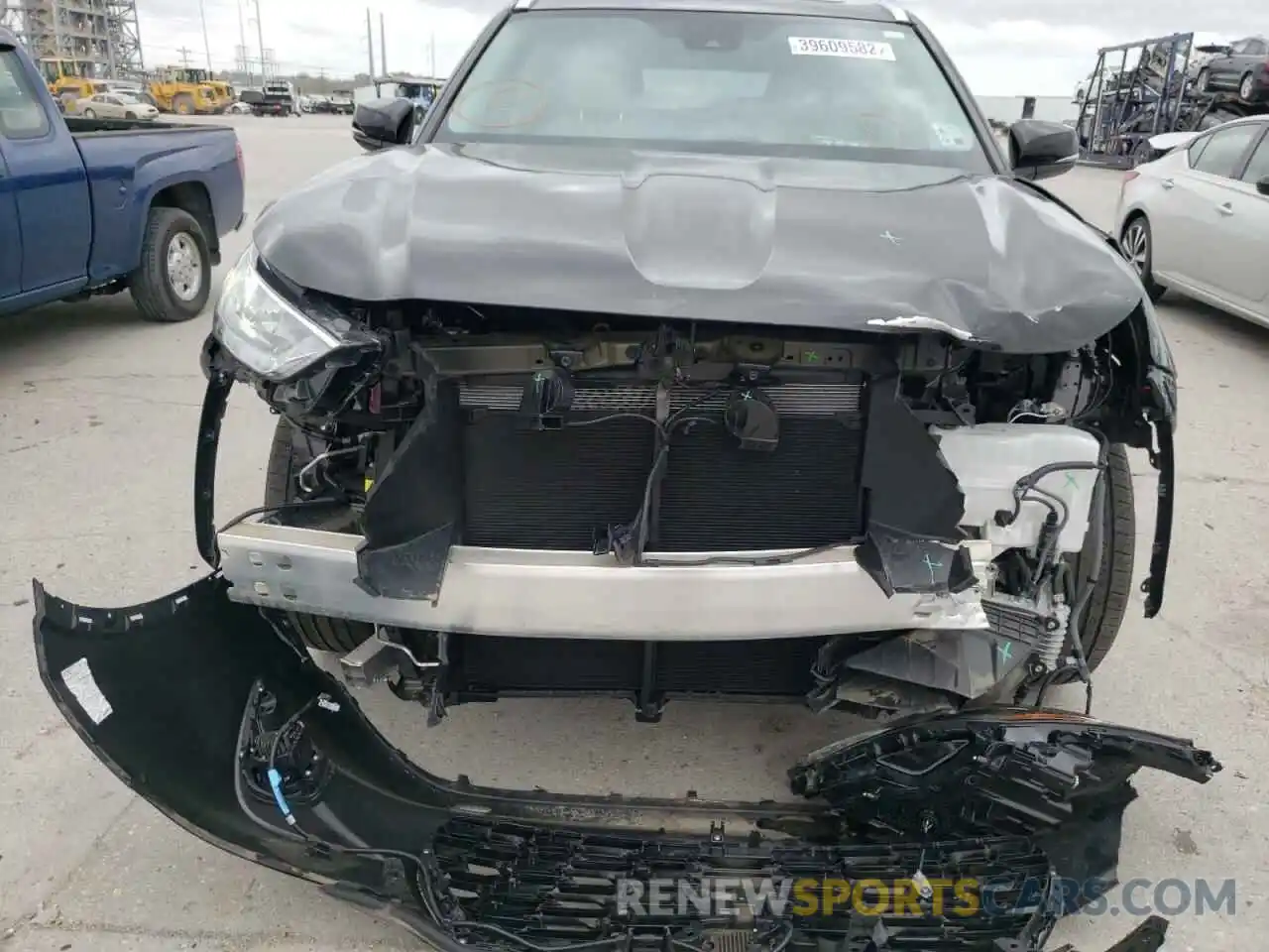 9 Photograph of a damaged car 5TDGZRAH6LS008523 TOYOTA HIGHLANDER 2020