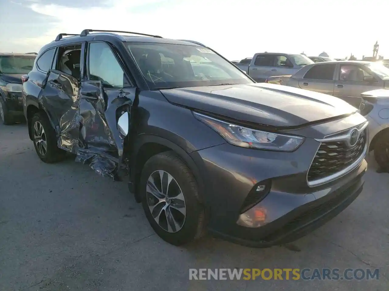 1 Photograph of a damaged car 5TDGZRAH6LS022440 TOYOTA HIGHLANDER 2020