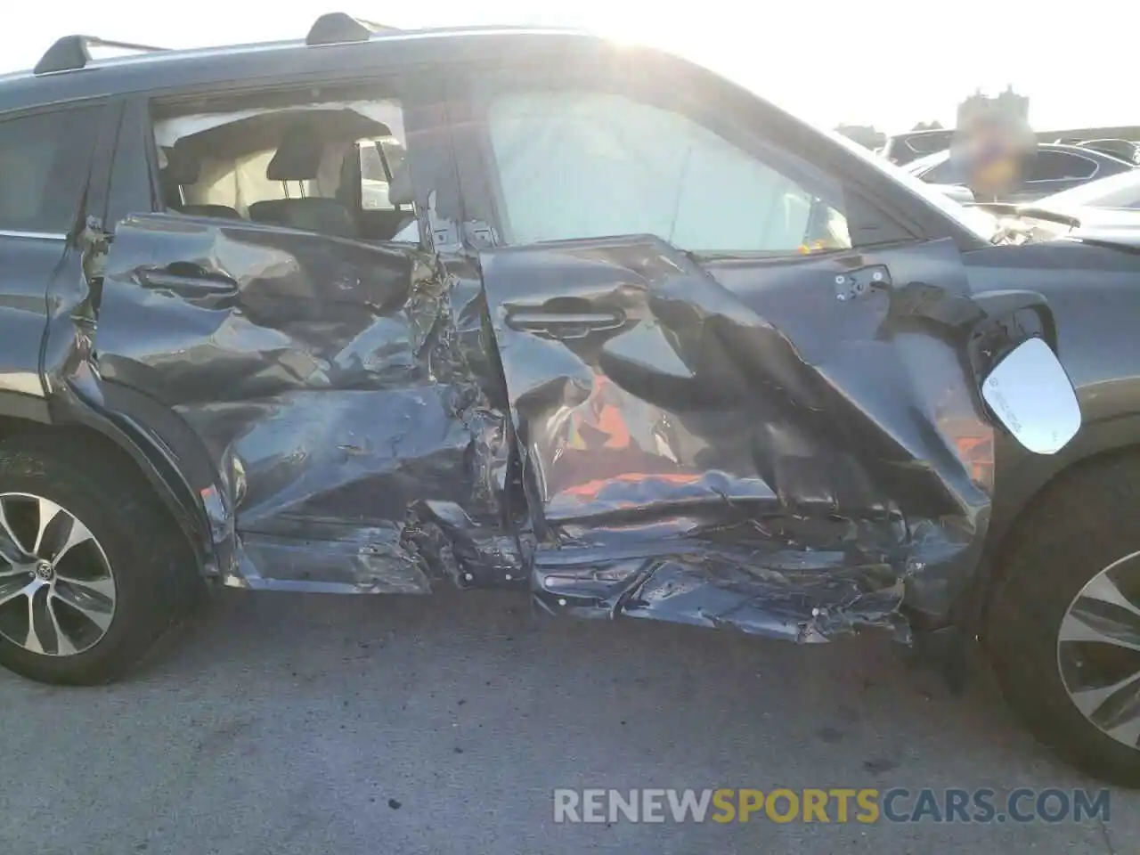 9 Photograph of a damaged car 5TDGZRAH6LS022440 TOYOTA HIGHLANDER 2020