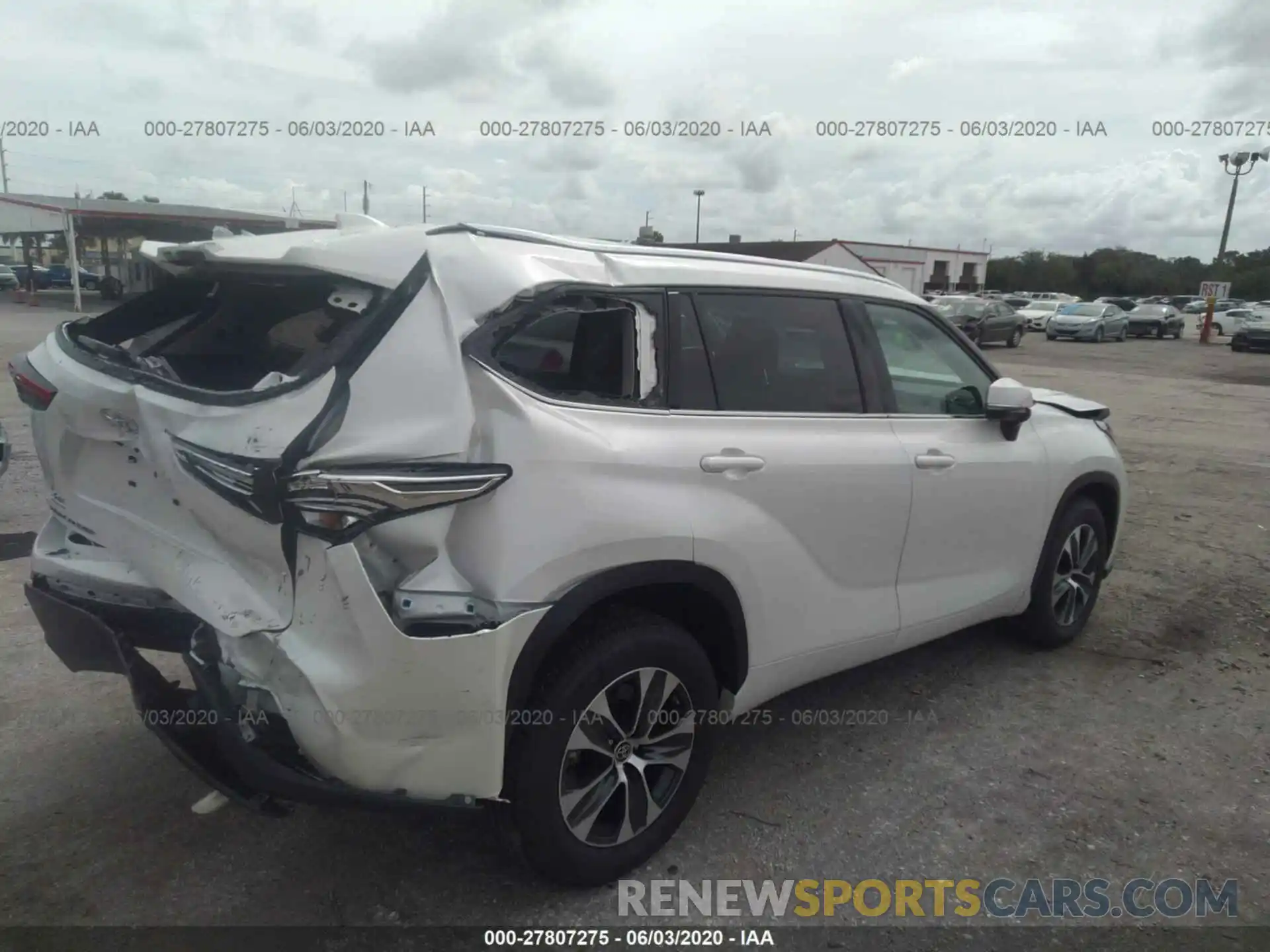 4 Photograph of a damaged car 5TDGZRAH6LS500520 TOYOTA HIGHLANDER 2020