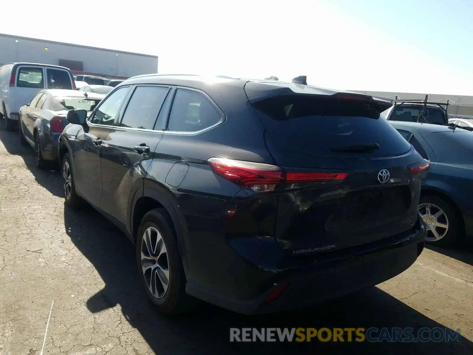 3 Photograph of a damaged car 5TDGZRAH6LS501702 TOYOTA HIGHLANDER 2020